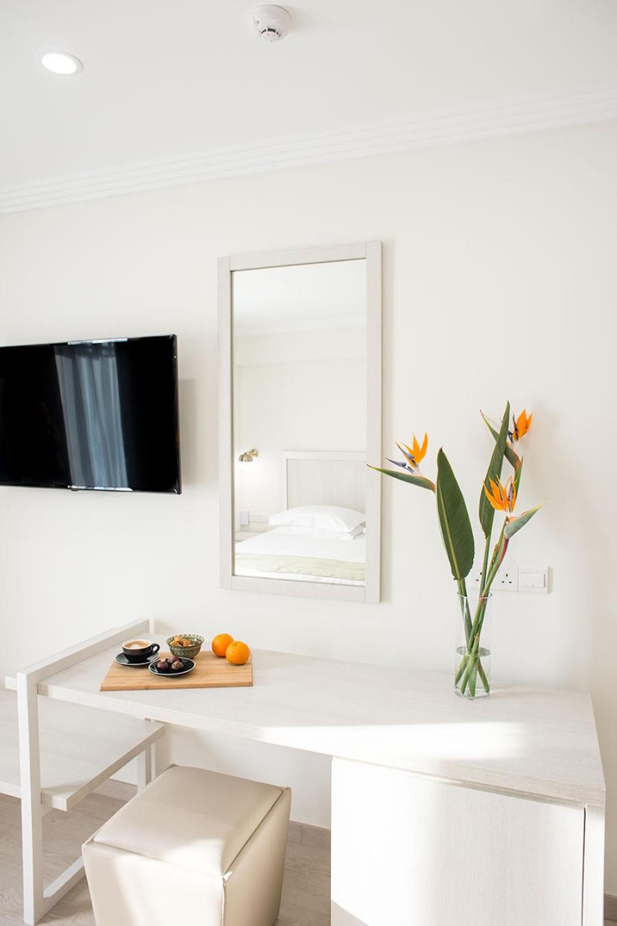 King Suite with Balcony - Photo 1