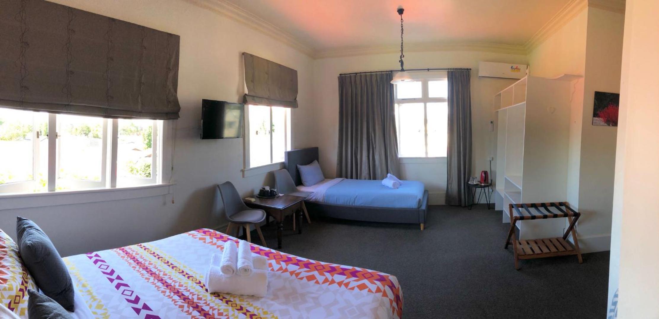 King Room with Mountain View - Photo 3