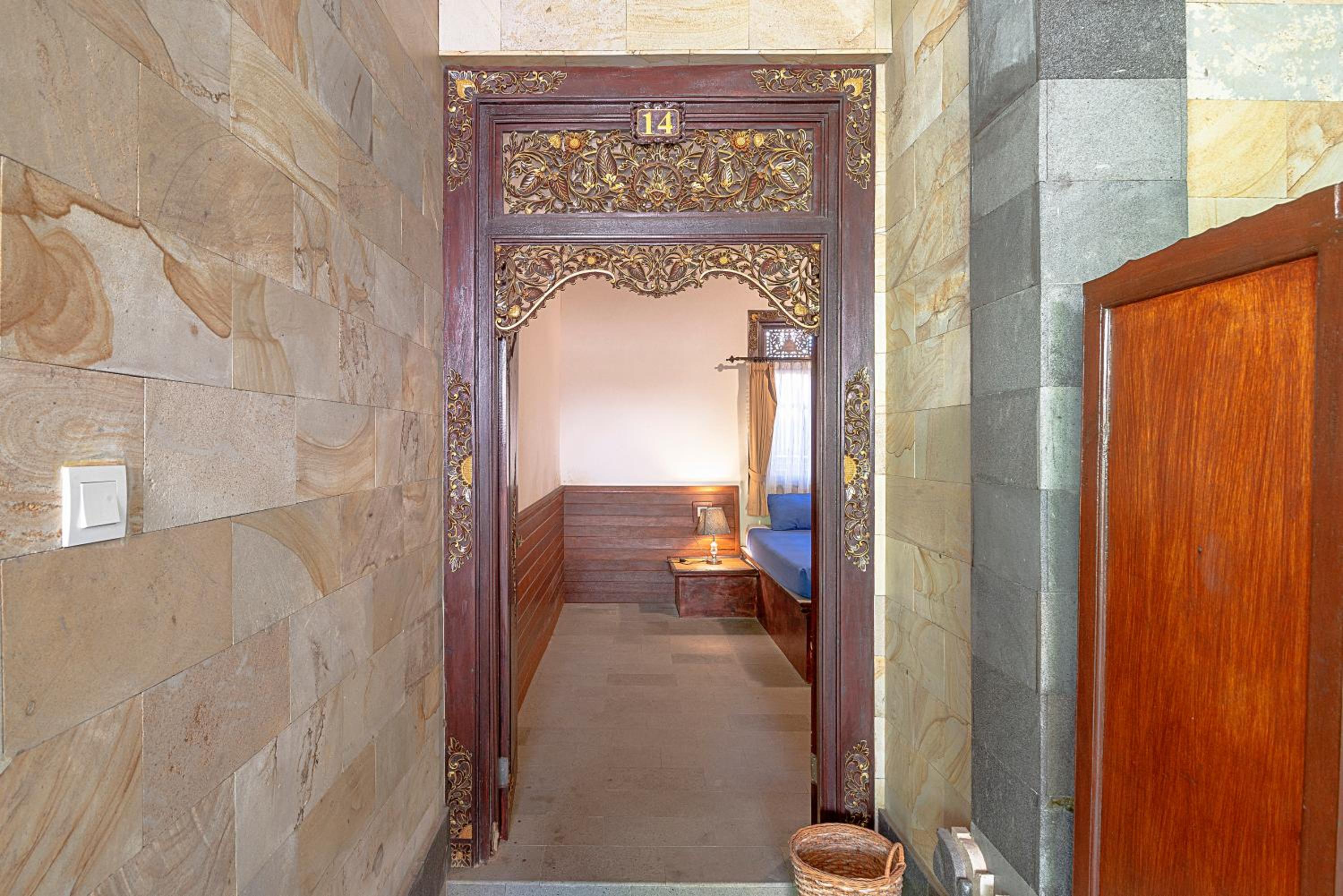 Standard Queen Room