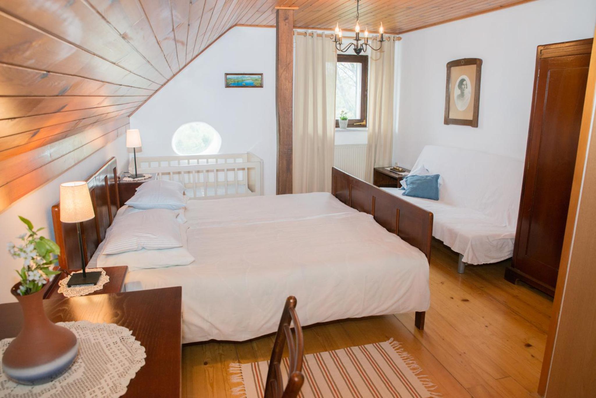 Double or Twin Room with Private Bathroom - Photo 1
