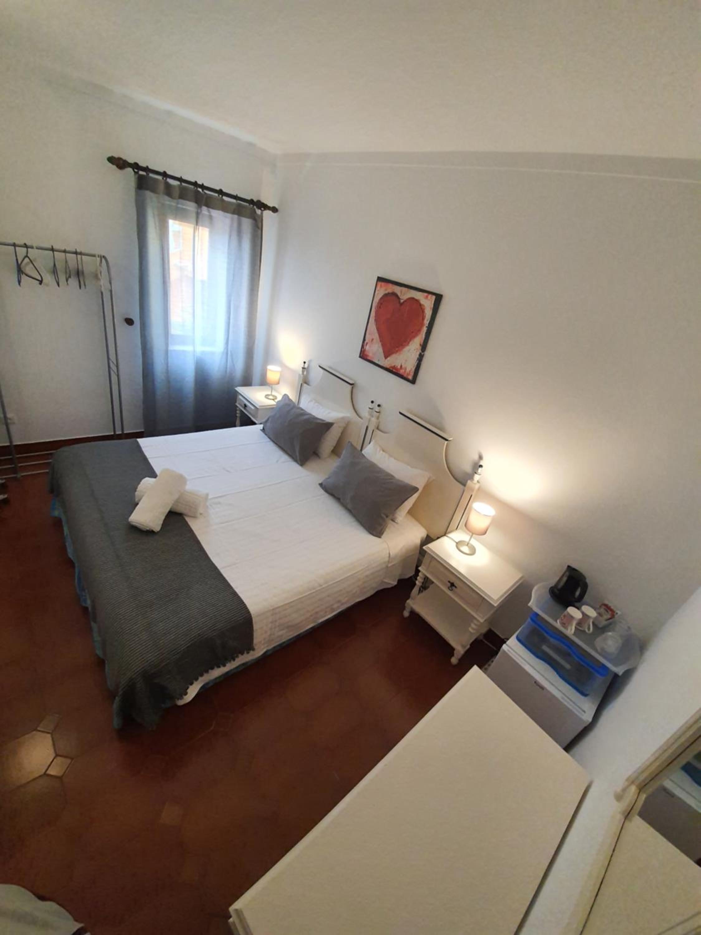 Economy Double Room with Shared Exterior Bathroom photo 2