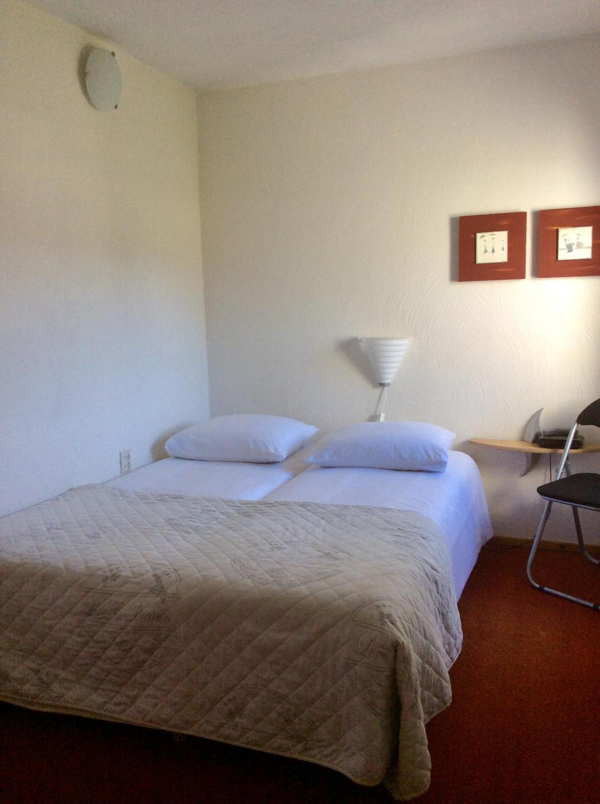Budget Double Room photo 3