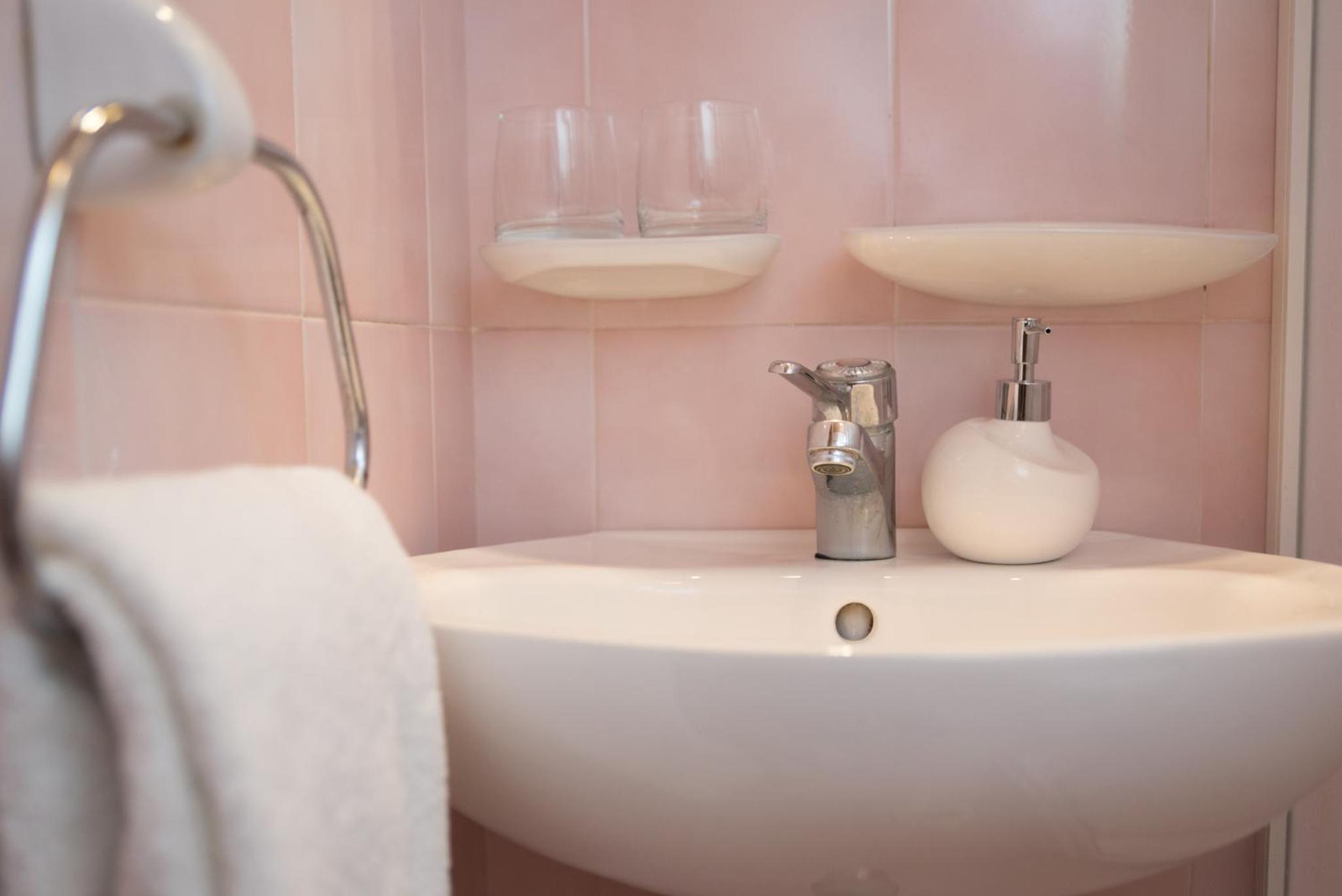 Double or Twin Room with Private Bathroom photo 1