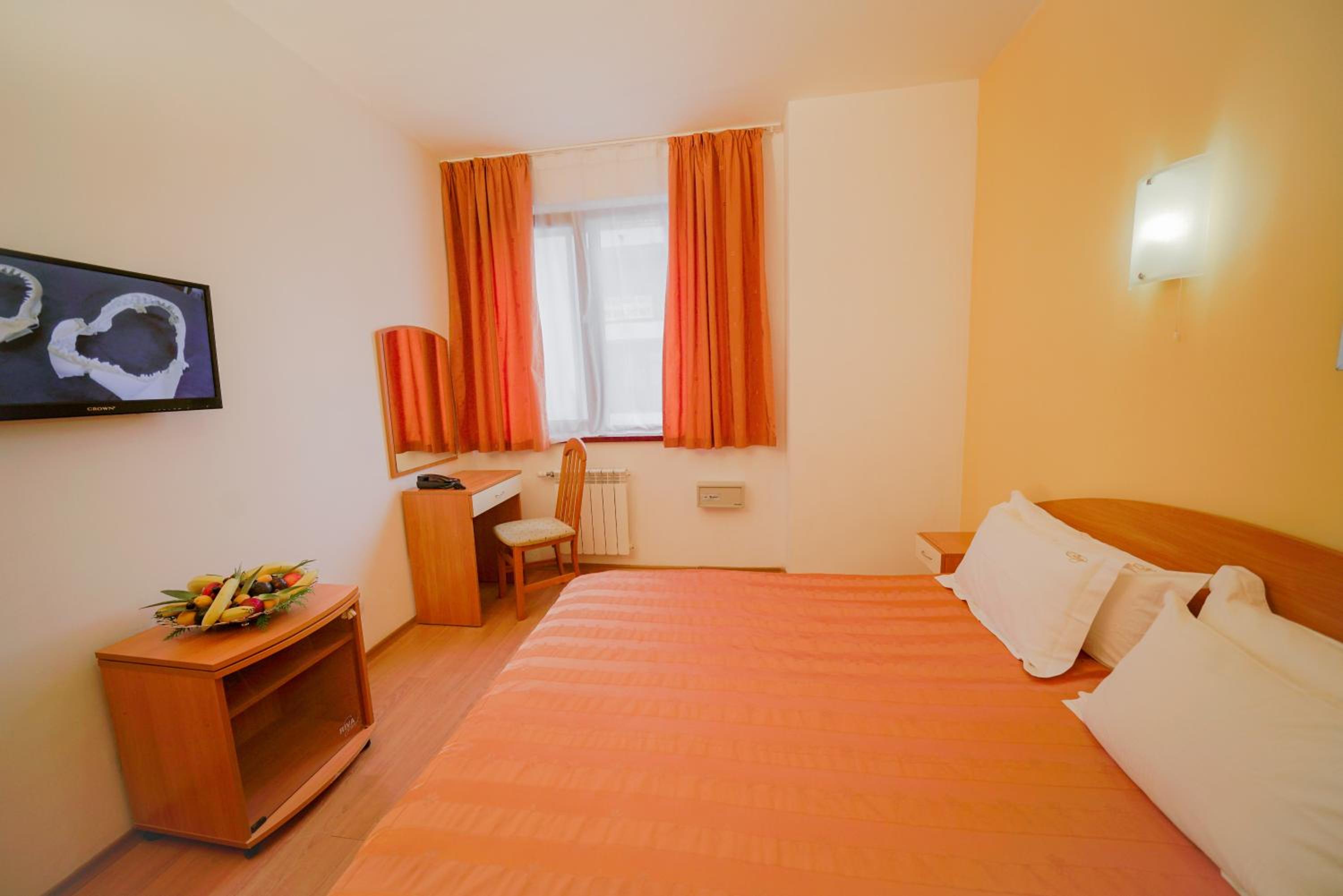 One-Bedroom Apartment (2 Adults + 2 Children) photo 3