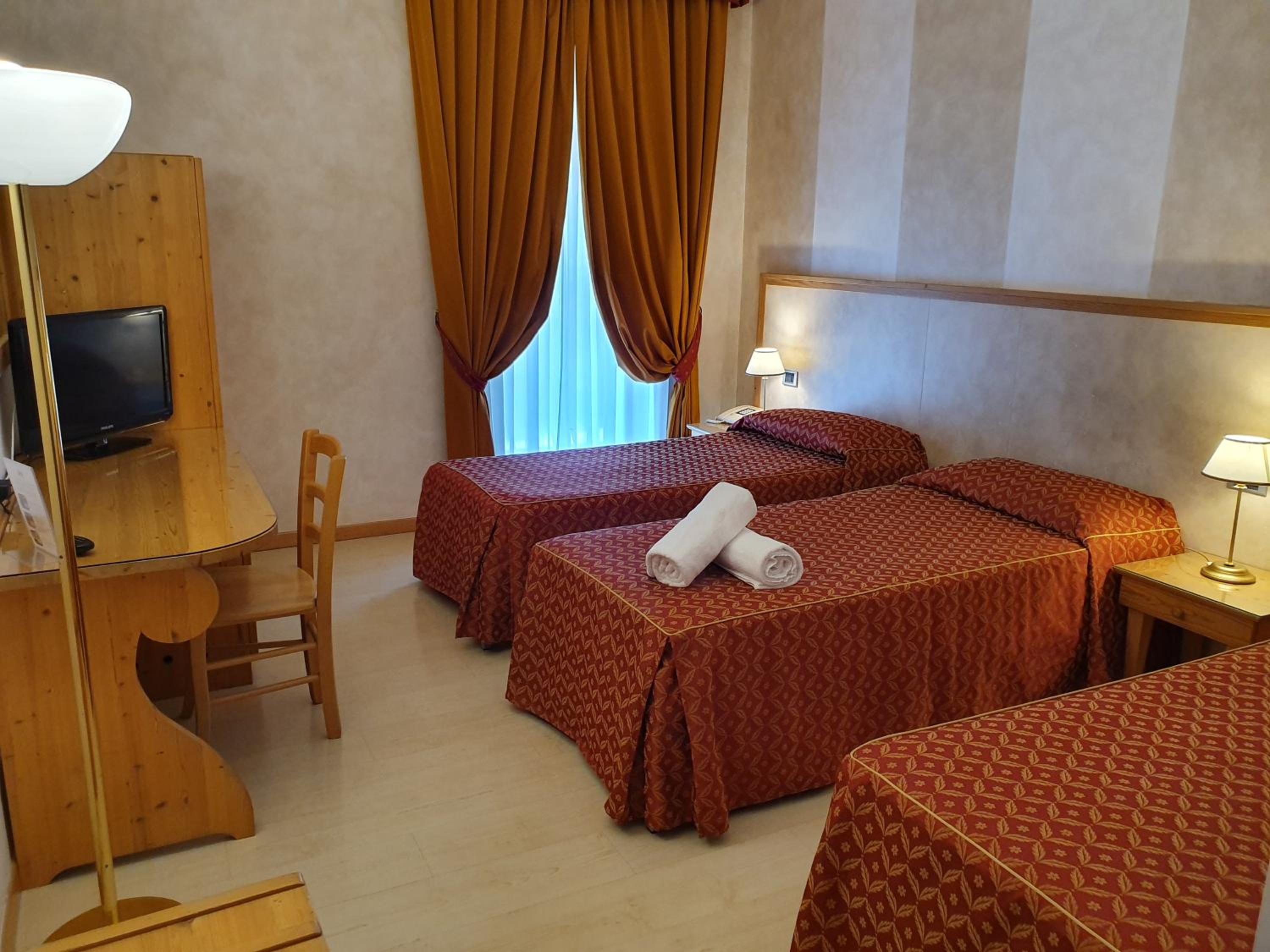 Triple Room photo 2