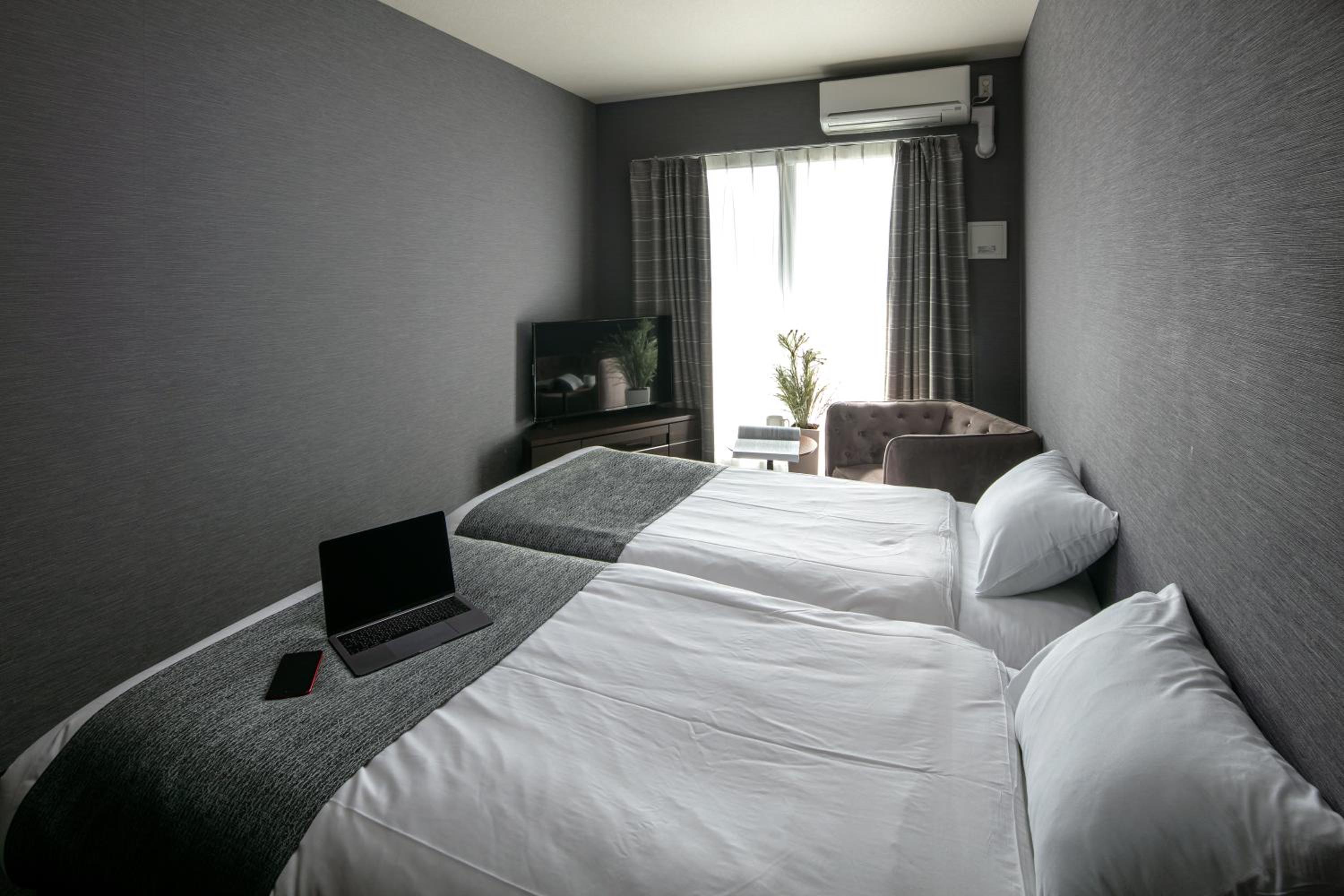 Deluxe Twin Room photo 3