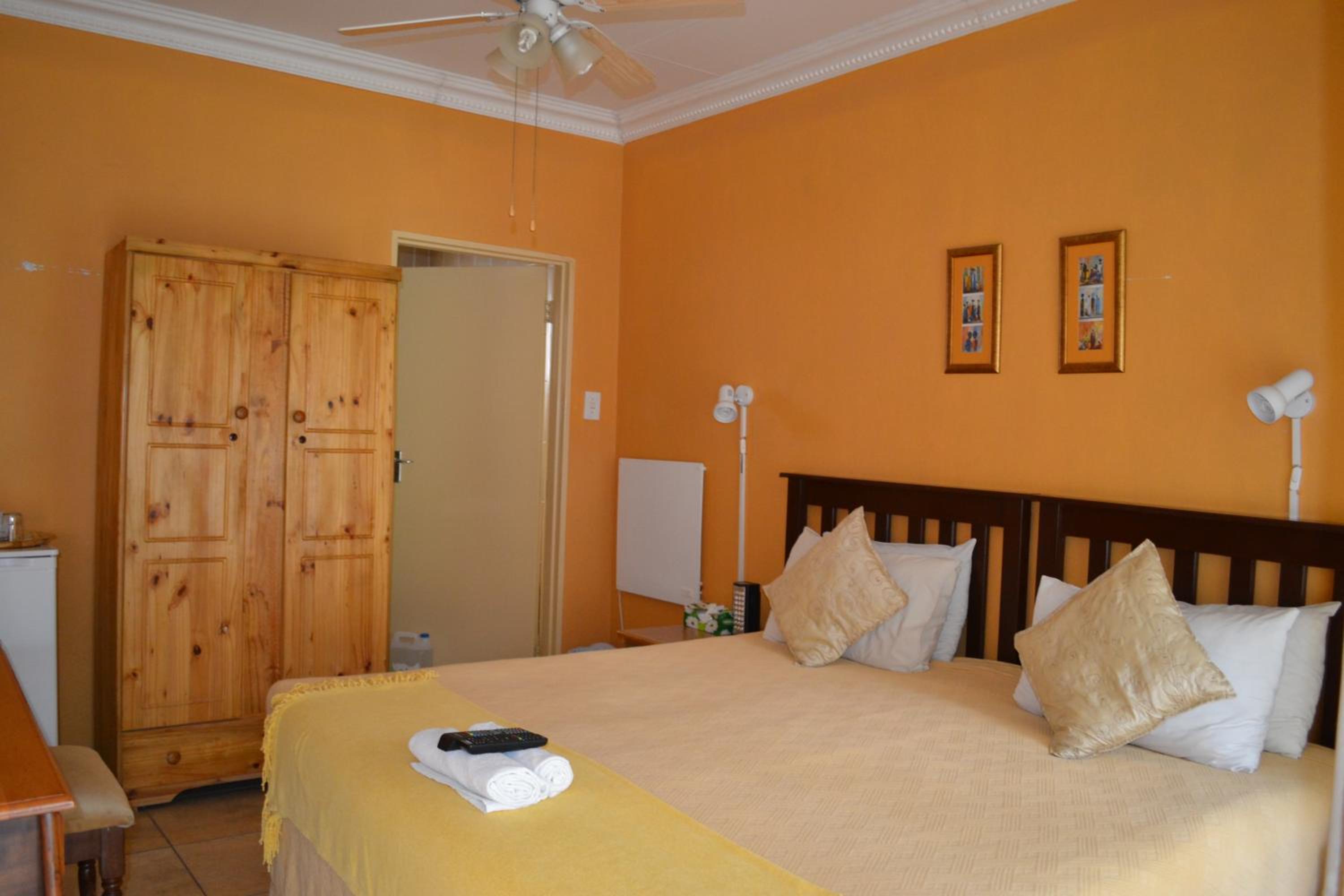 Deluxe King Room photo 1