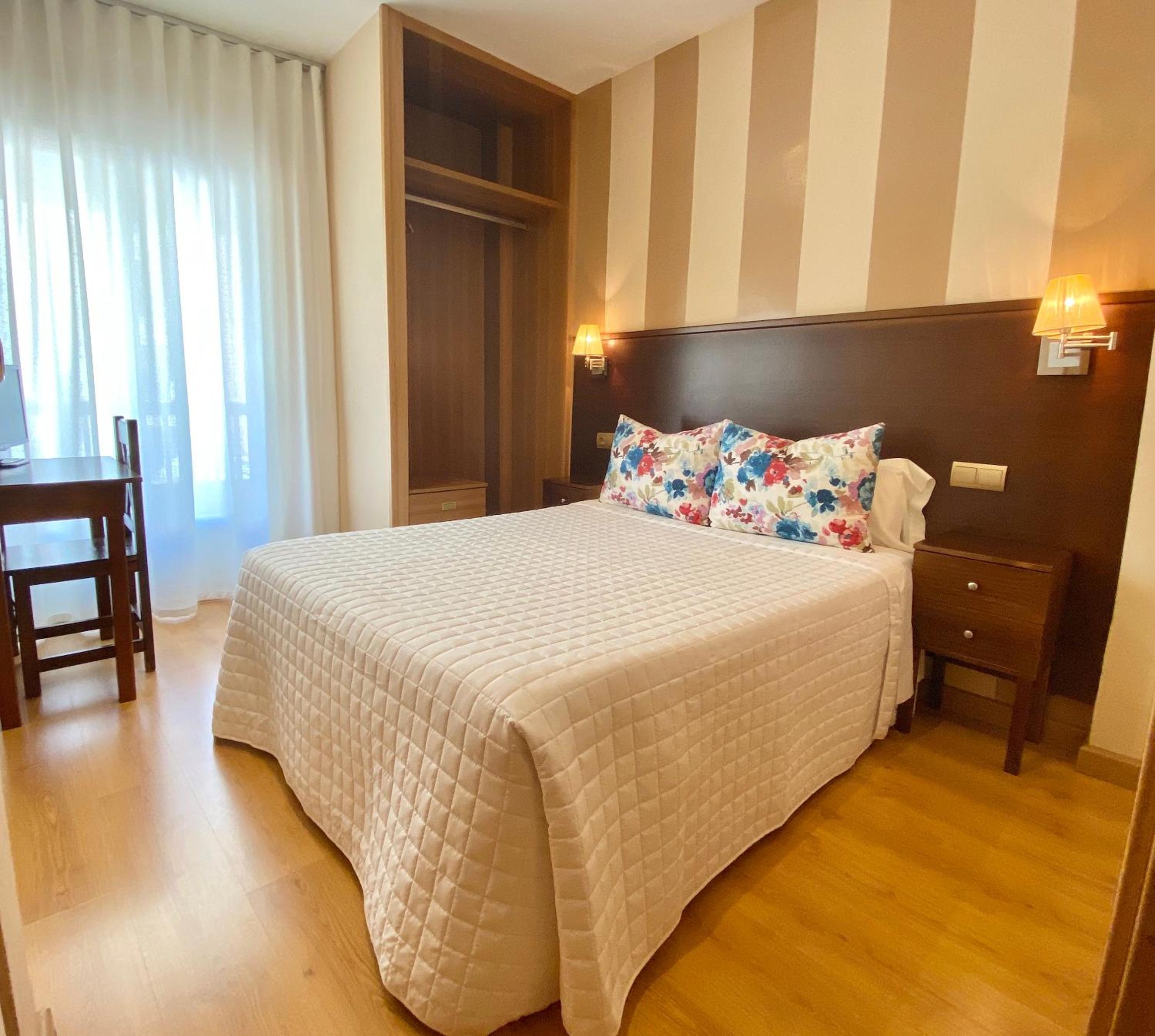 Standard Double Room - Photo 1