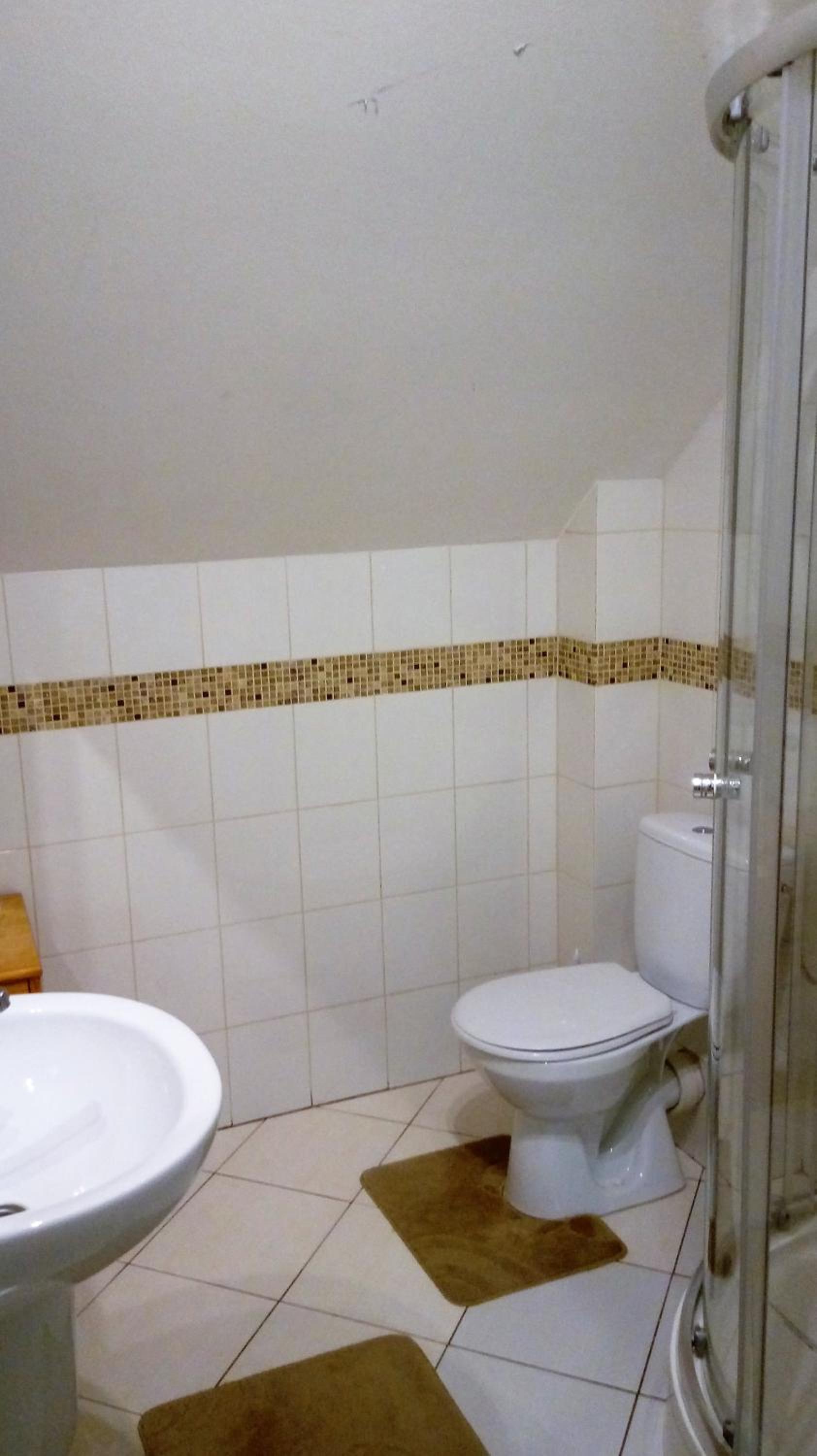 Standard Double Room with Shared Bathroom photo 3