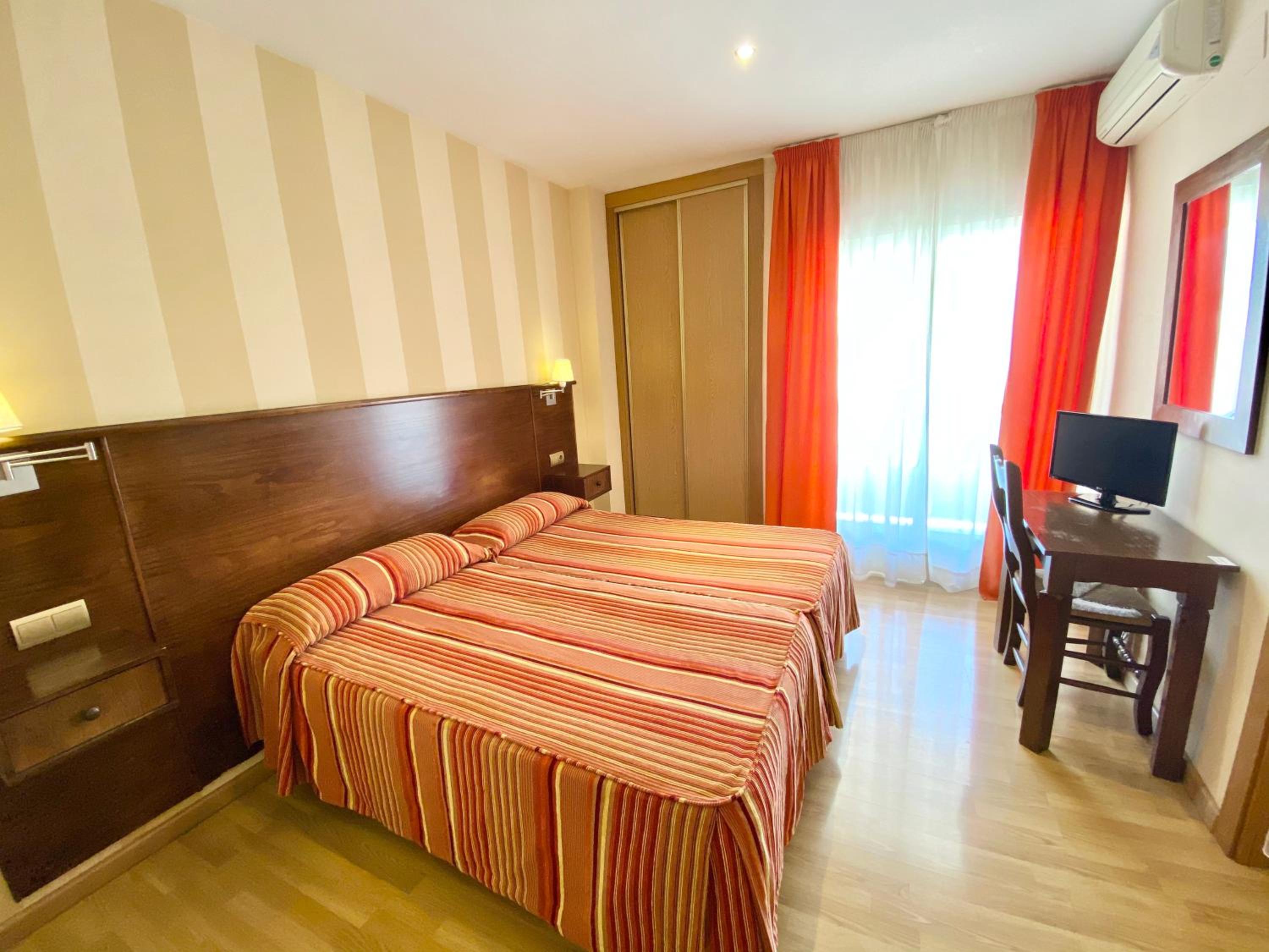 Standard Double Room - Photo 3