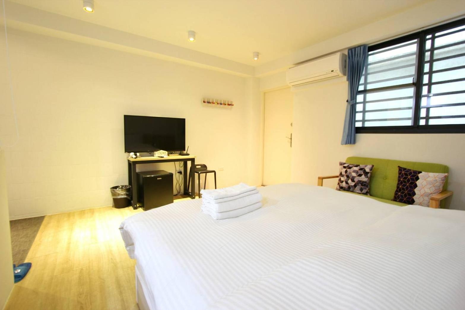Economy Double Room - Photo 4
