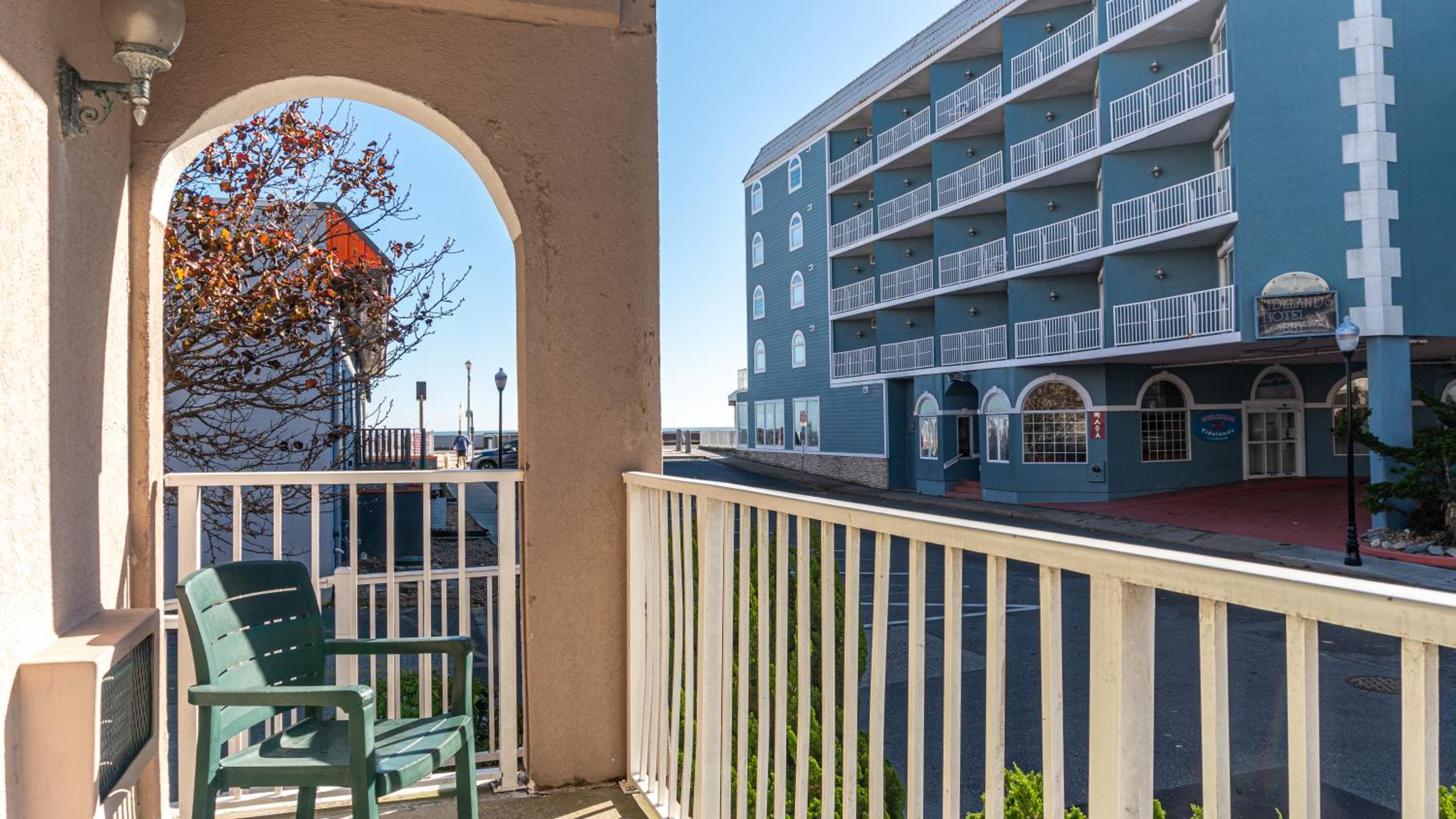  Two Queen Beds with 1st floor Street View - Handicap Accessible - Photo 6