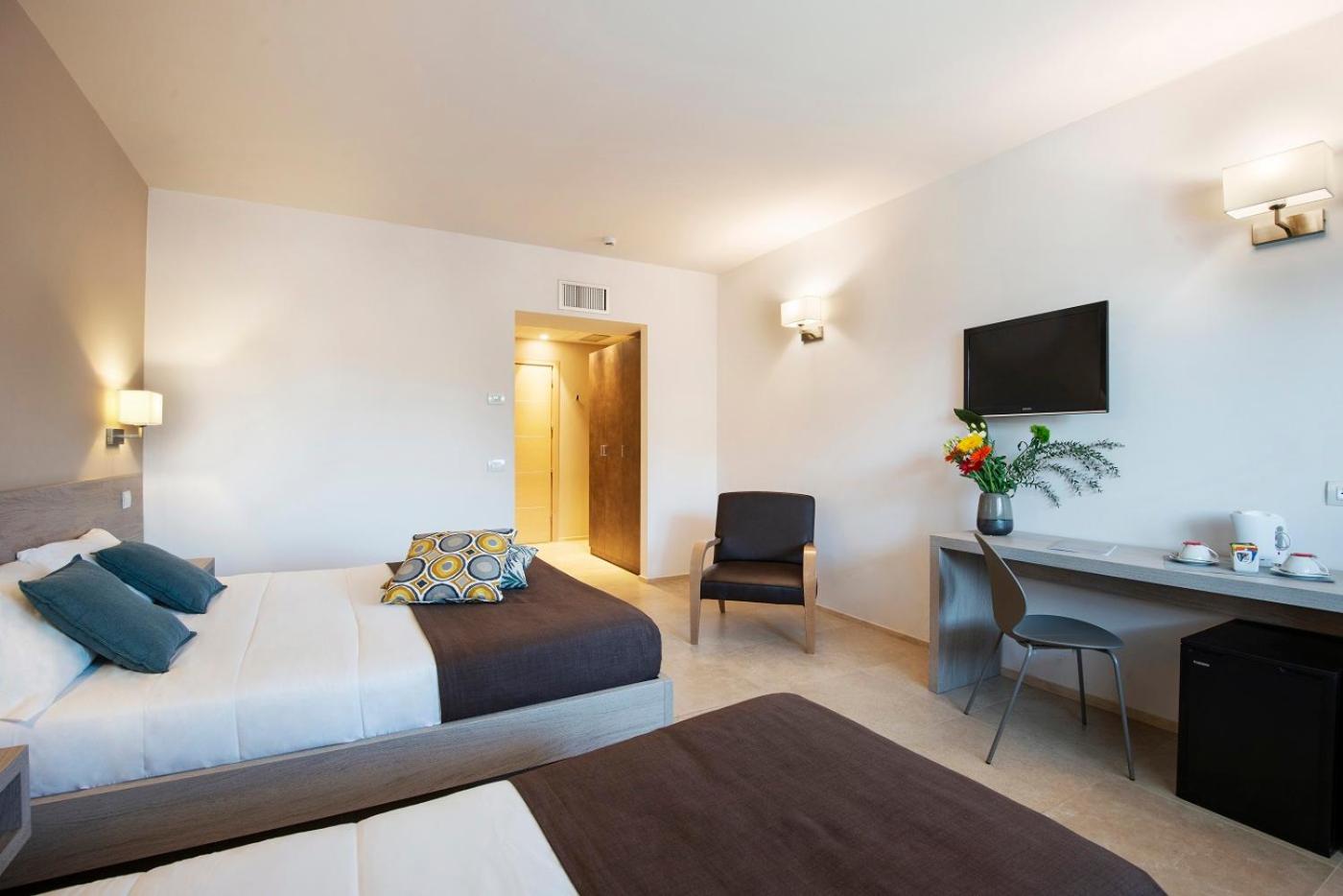Classic Triple Room - Photo 3