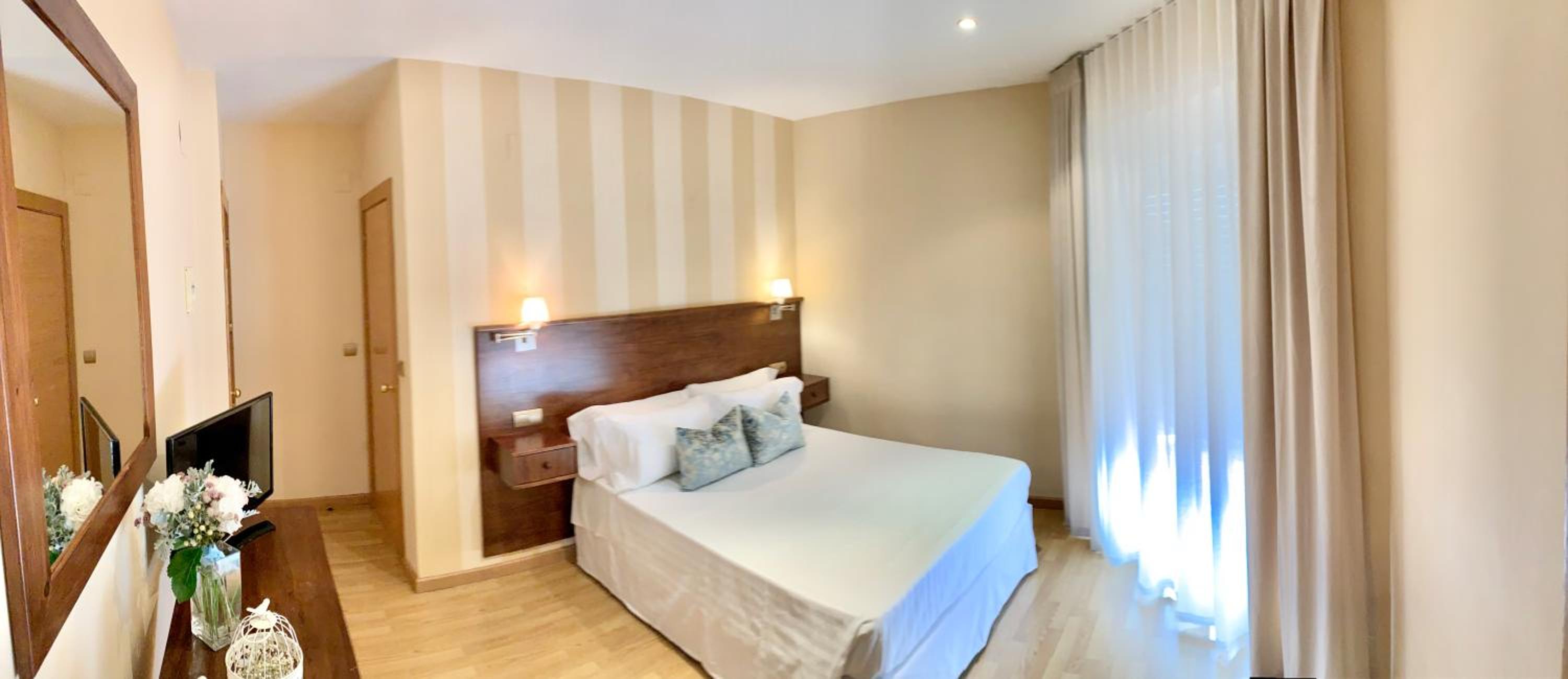 Superior Double Room - Photo 1