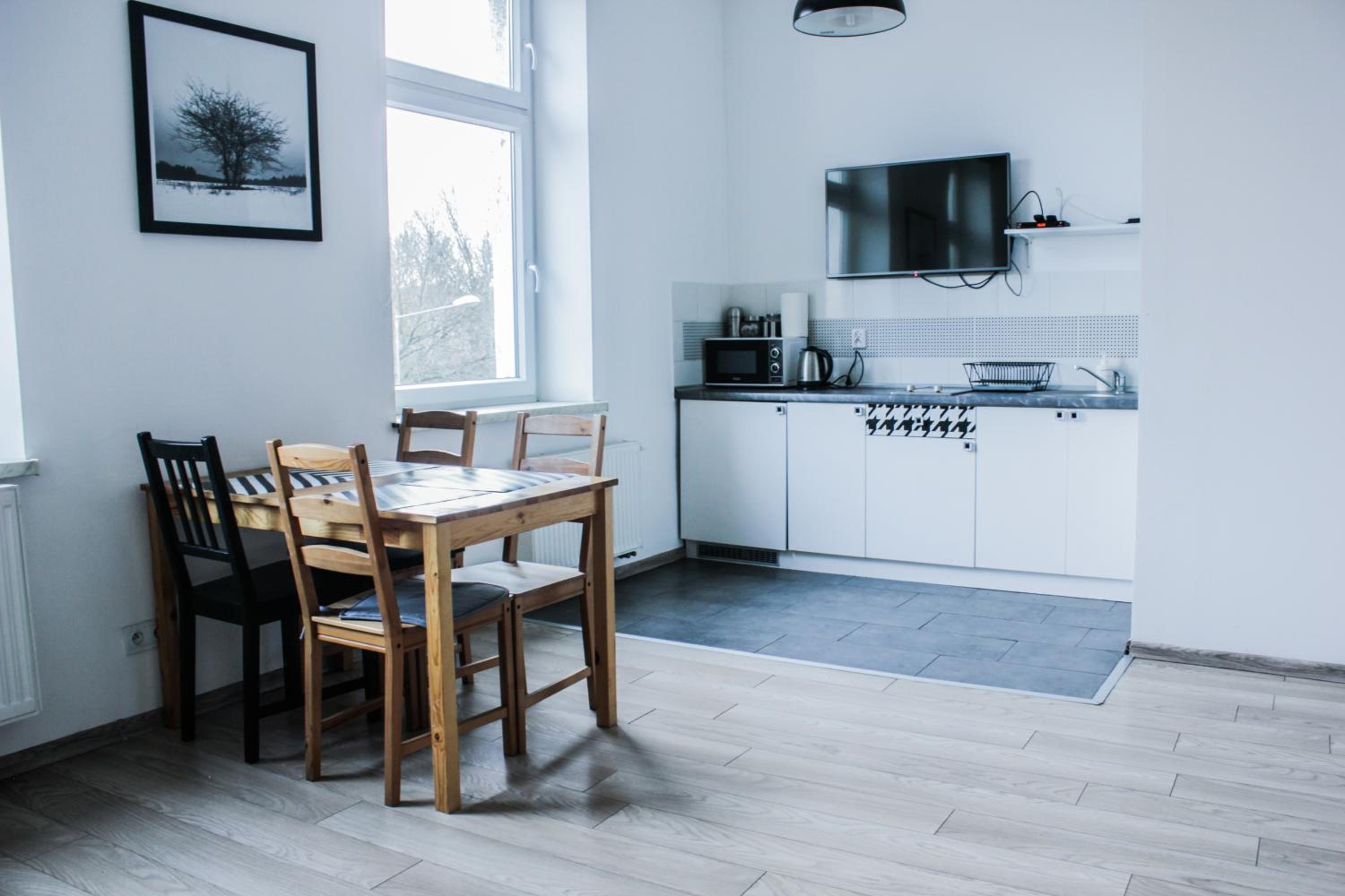 One-Bedroom Apartment - Photo 6