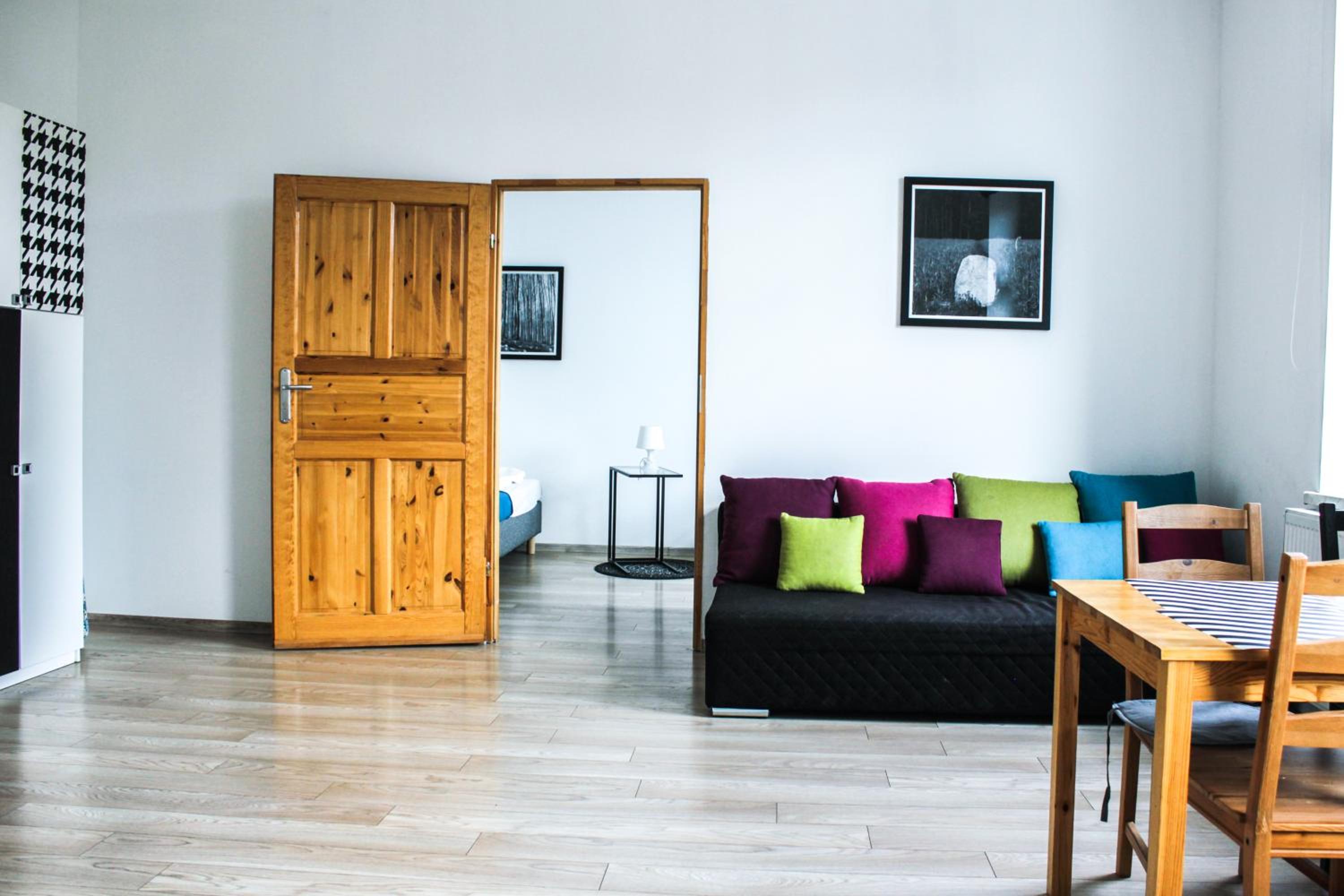 One-Bedroom Apartment - Photo 1