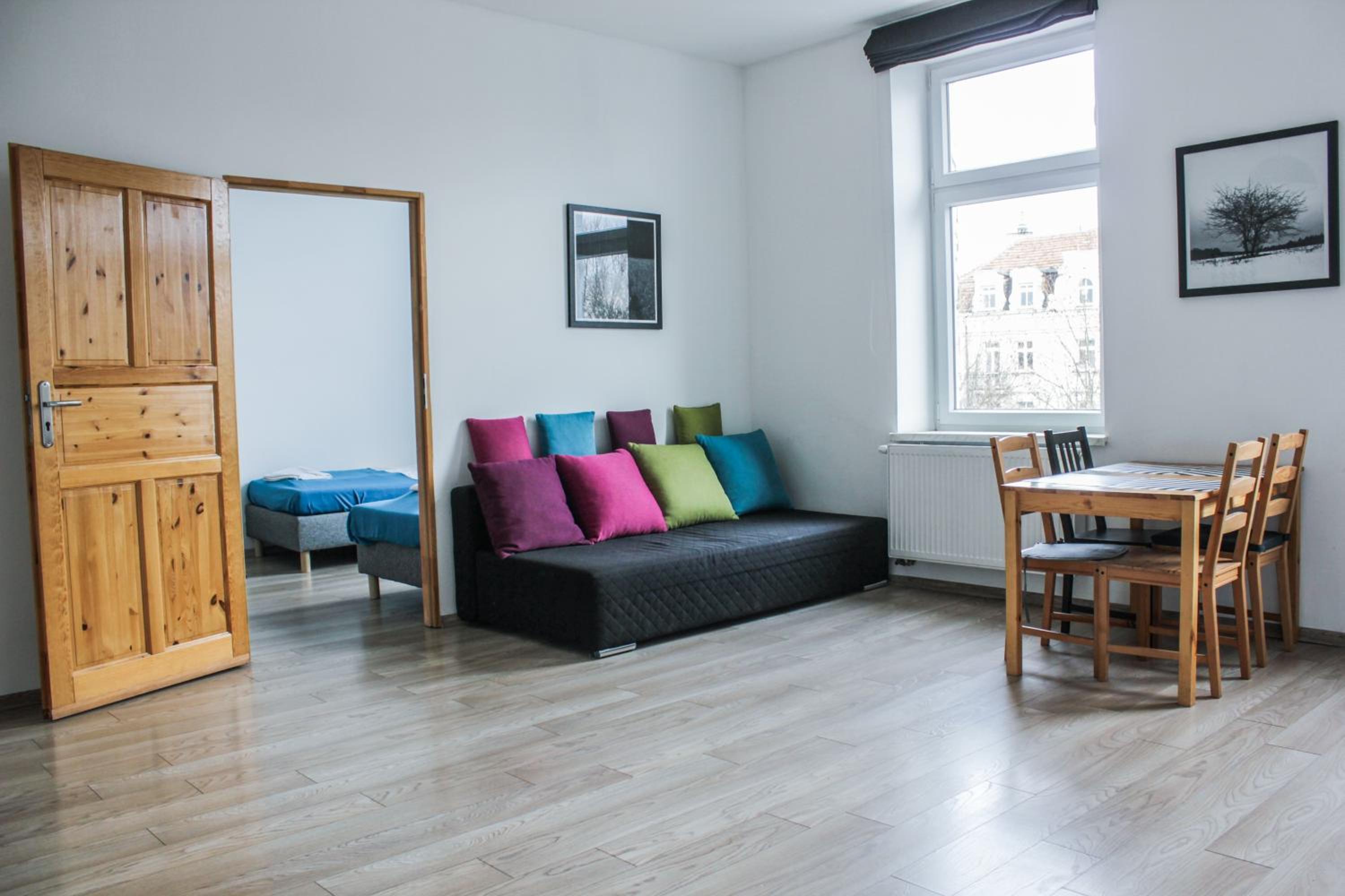 One-Bedroom Apartment - Photo 4