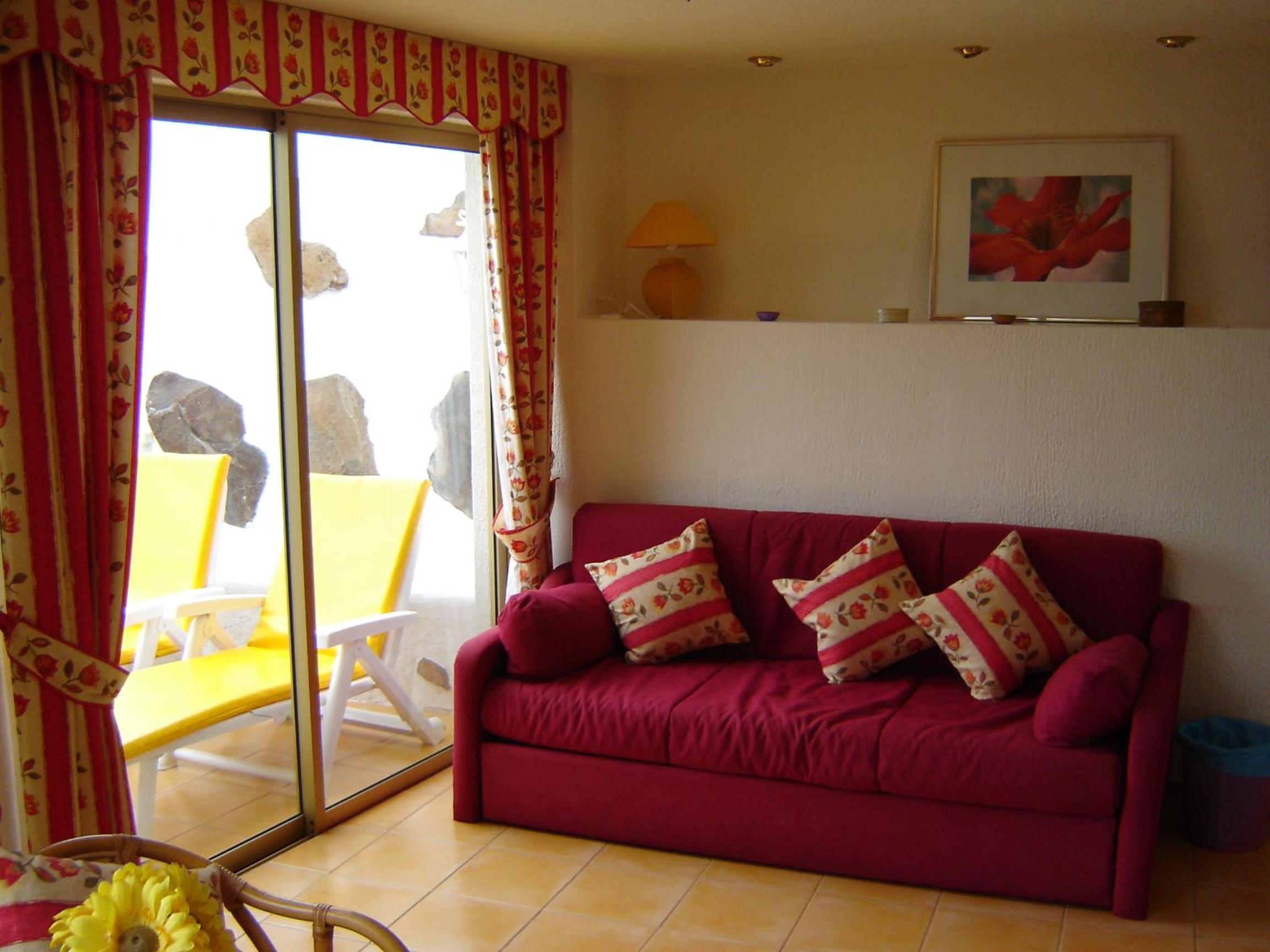 Estudio con vista al mar