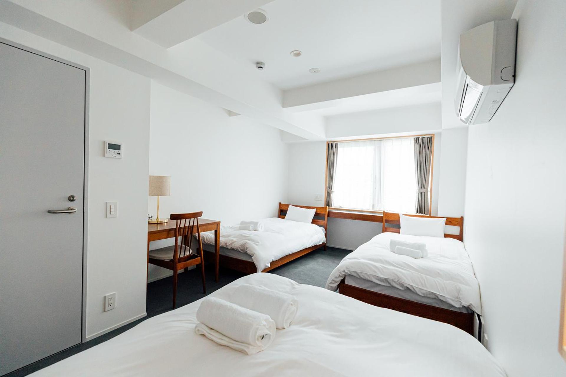 Family Room with Private Bathroom - Photo 4