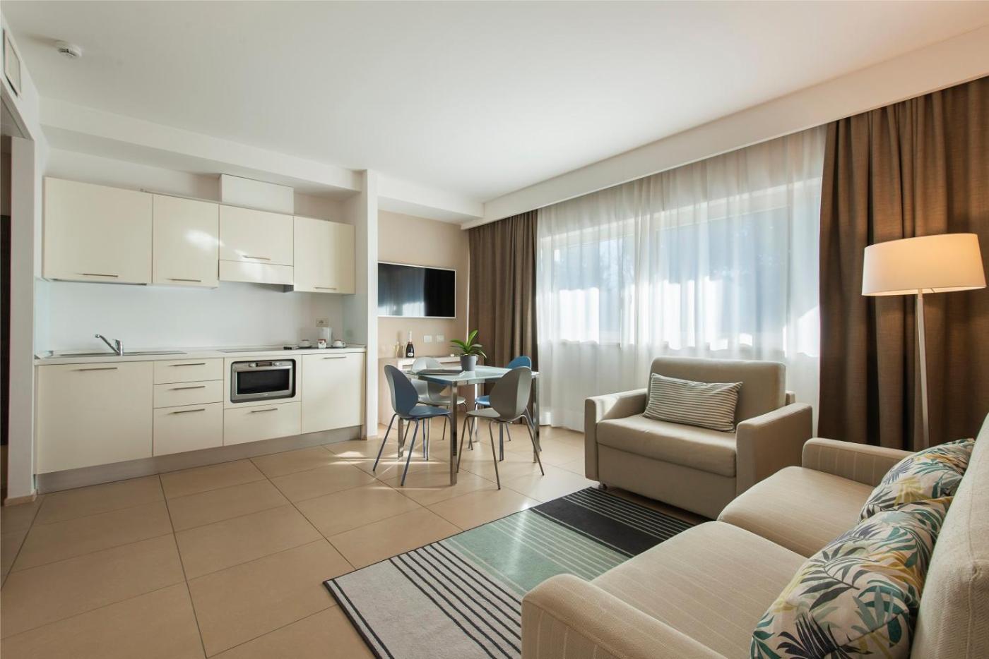Suite with Kitchenette - Photo 1