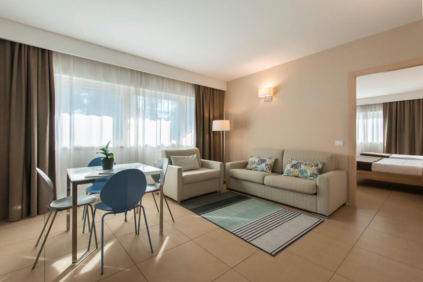 Suite with Kitchenette - Photo 2