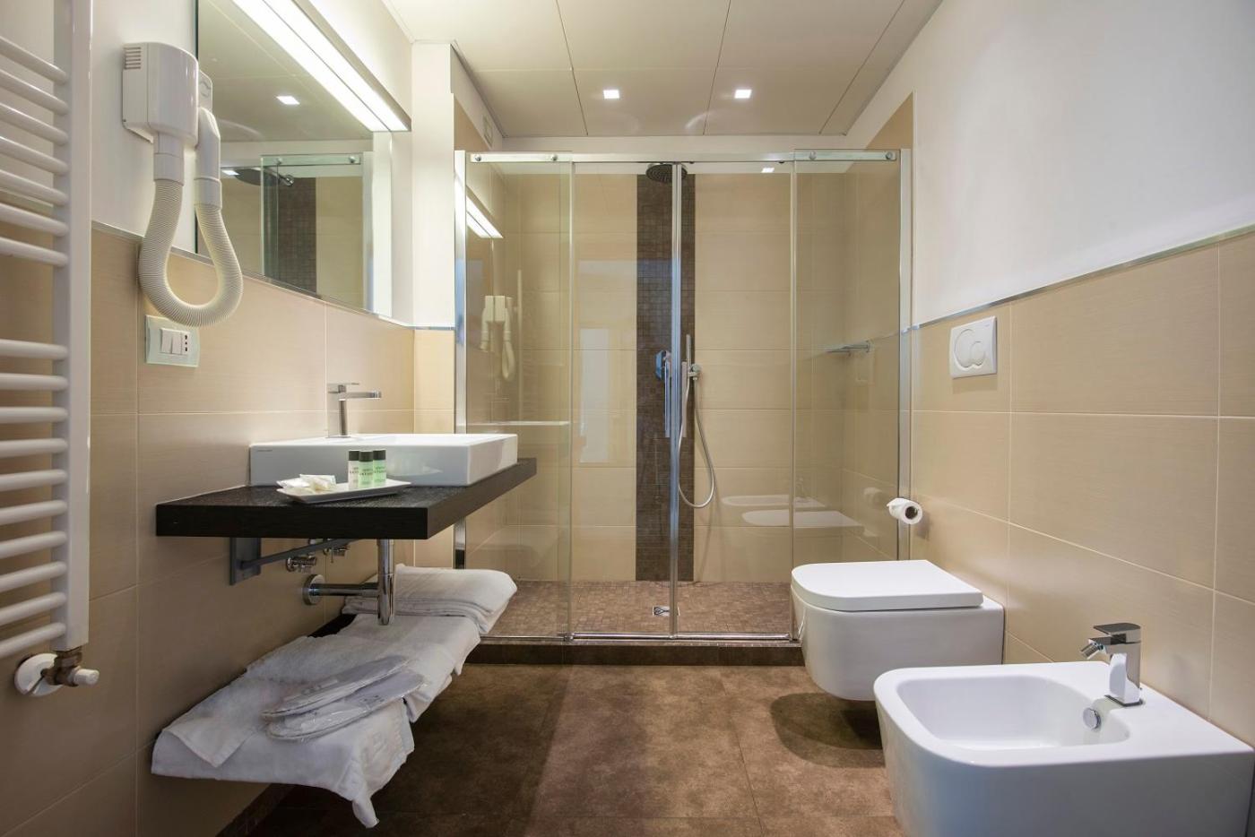 Suite with Kitchenette - Photo 5