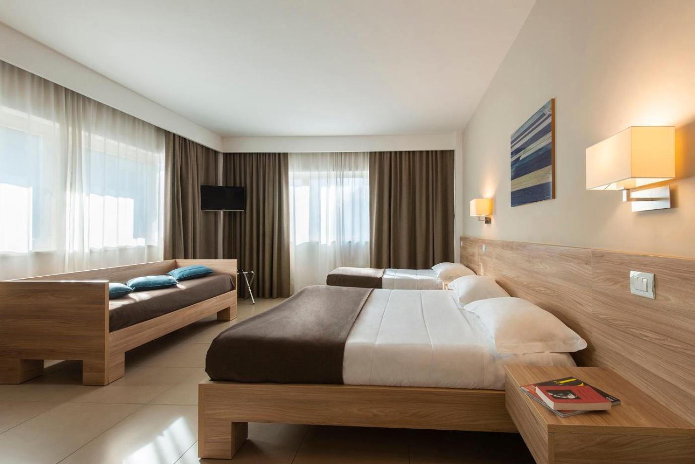 Suite with Kitchenette - Photo 3