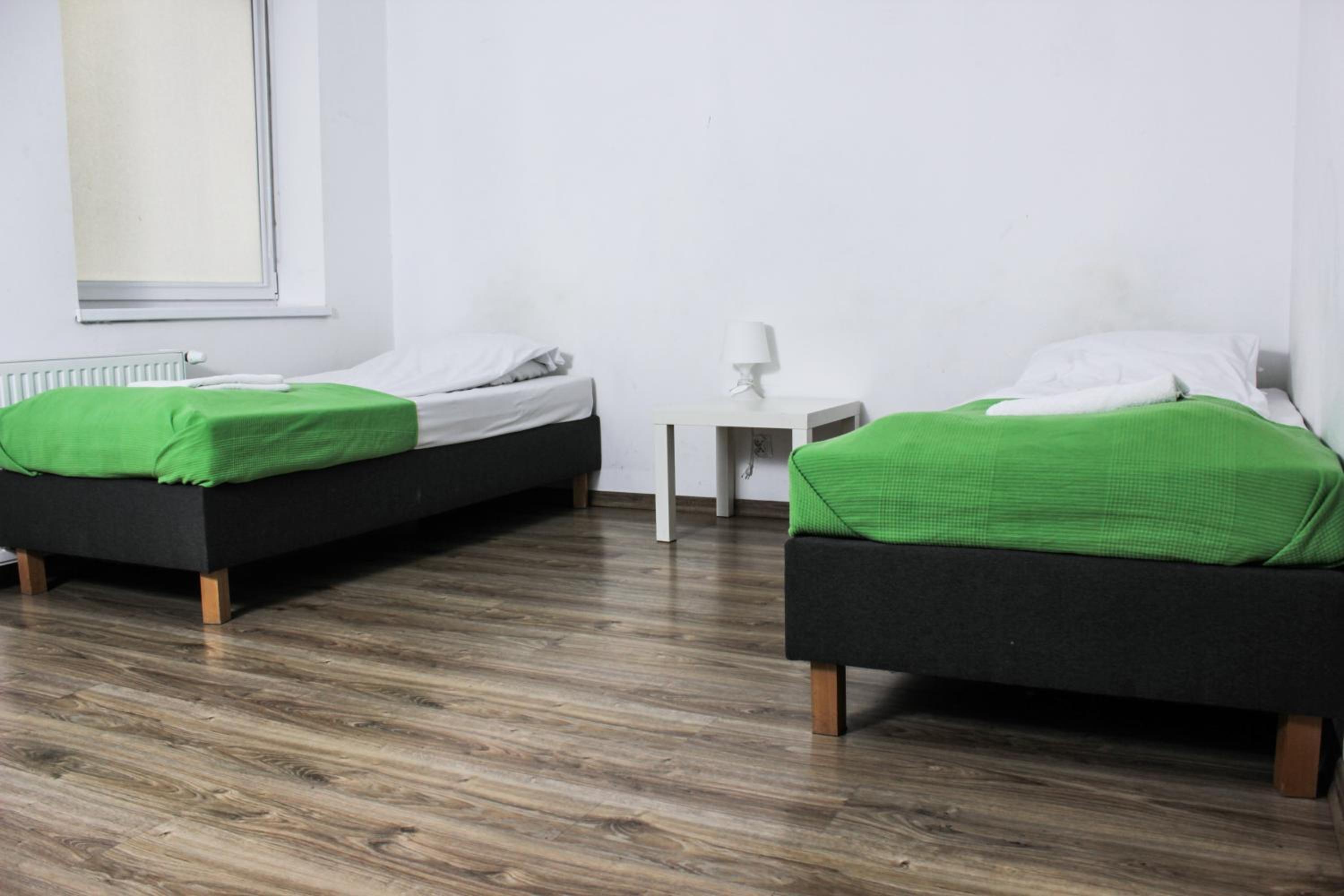 Twin Room with Bathroom - Photo 1