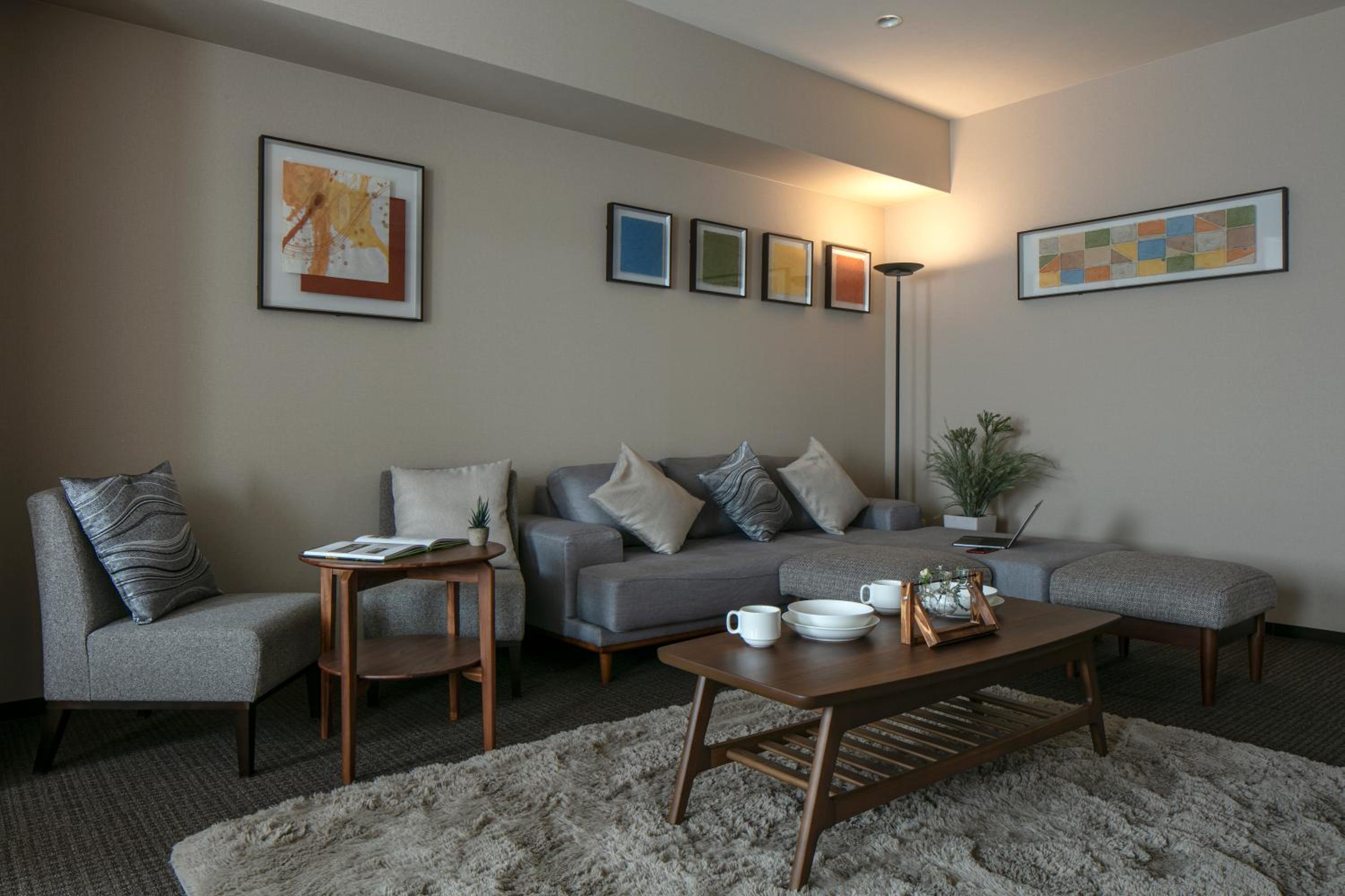 Deluxe Queen Suite - Photo 14
