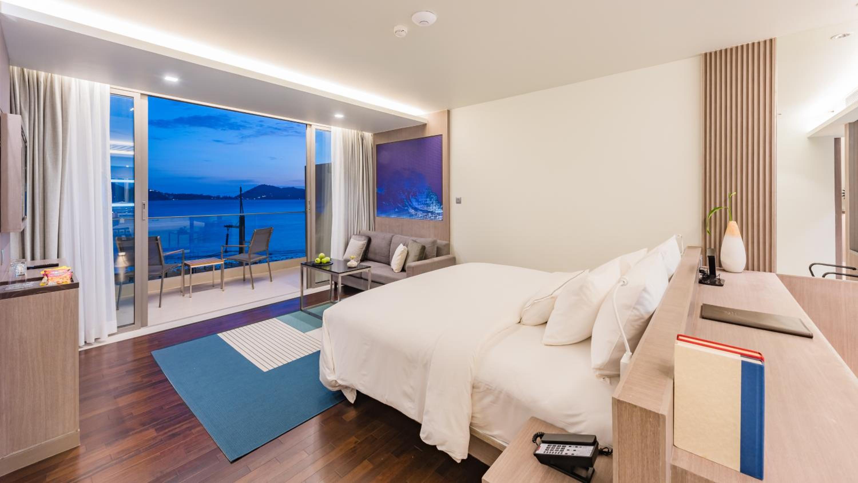 Grand Ocean Suite - Photo 1