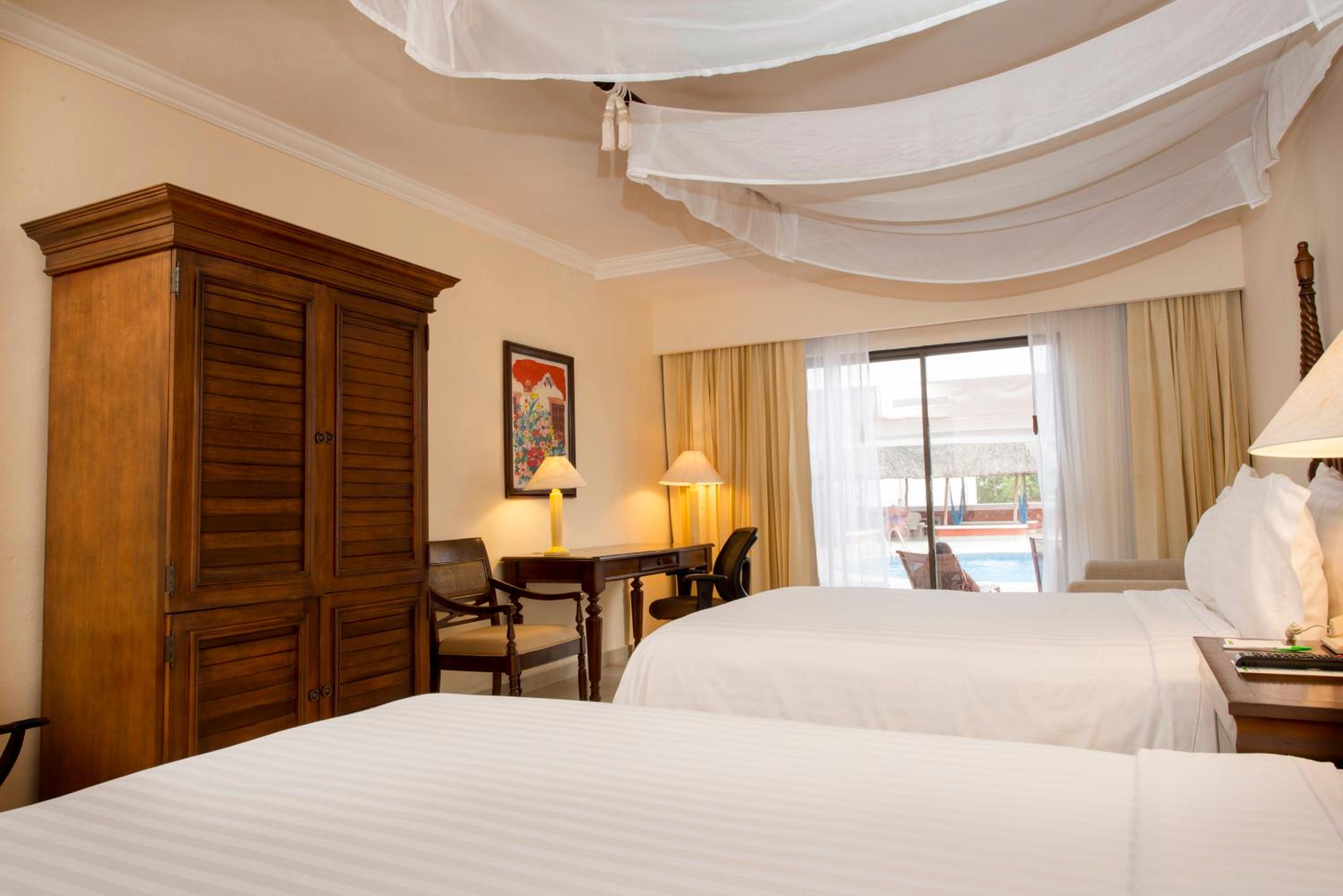 Two Single Beds Suite thumbnail 6
