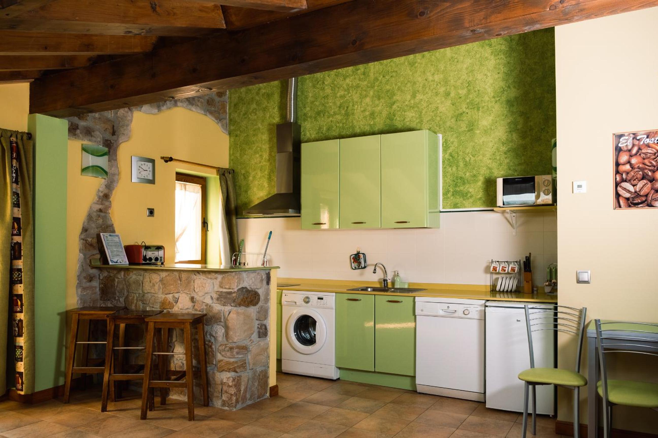 One-Bedroom Apartment - Photo 7