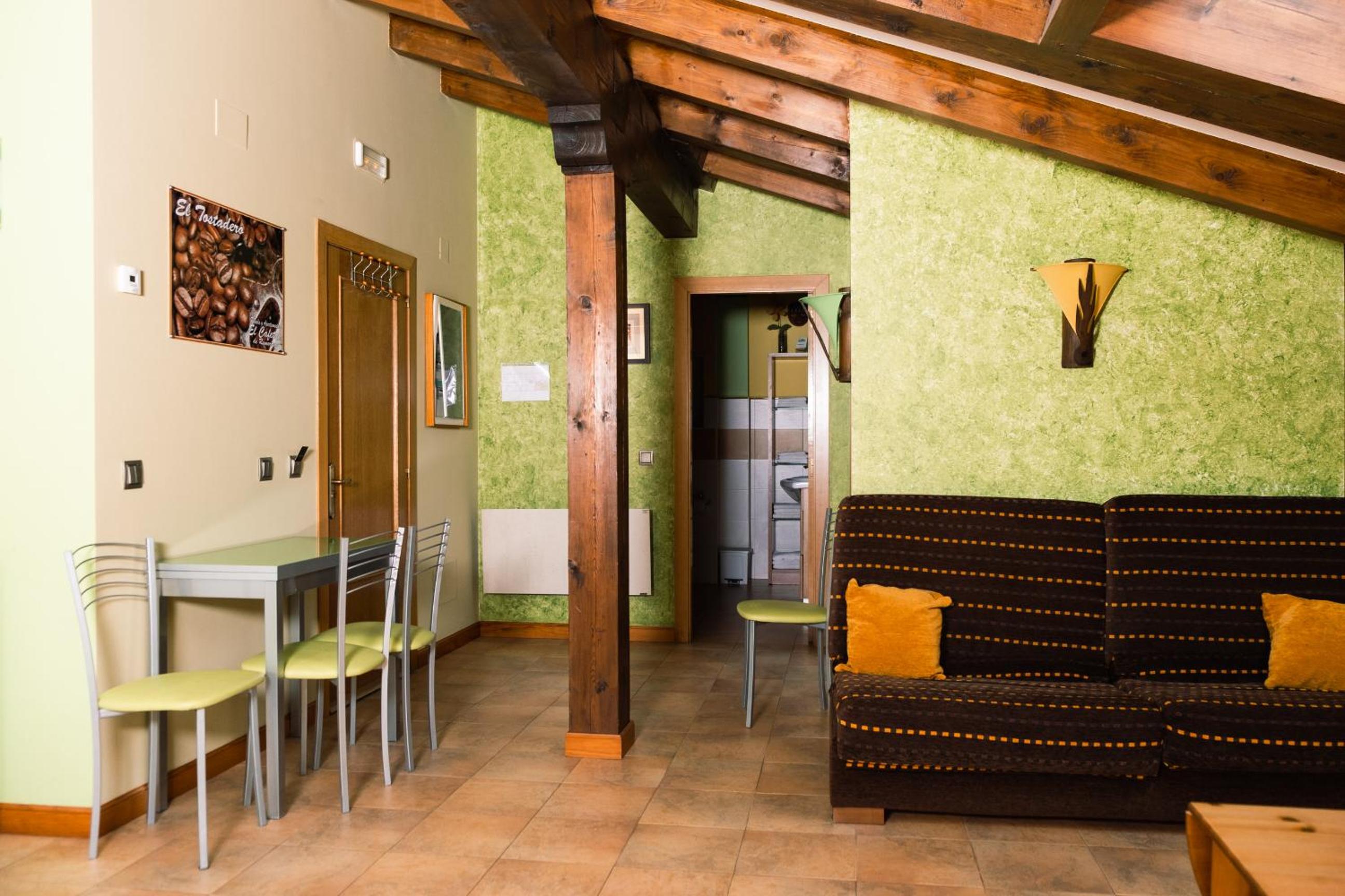 One-Bedroom Apartment - Photo 12