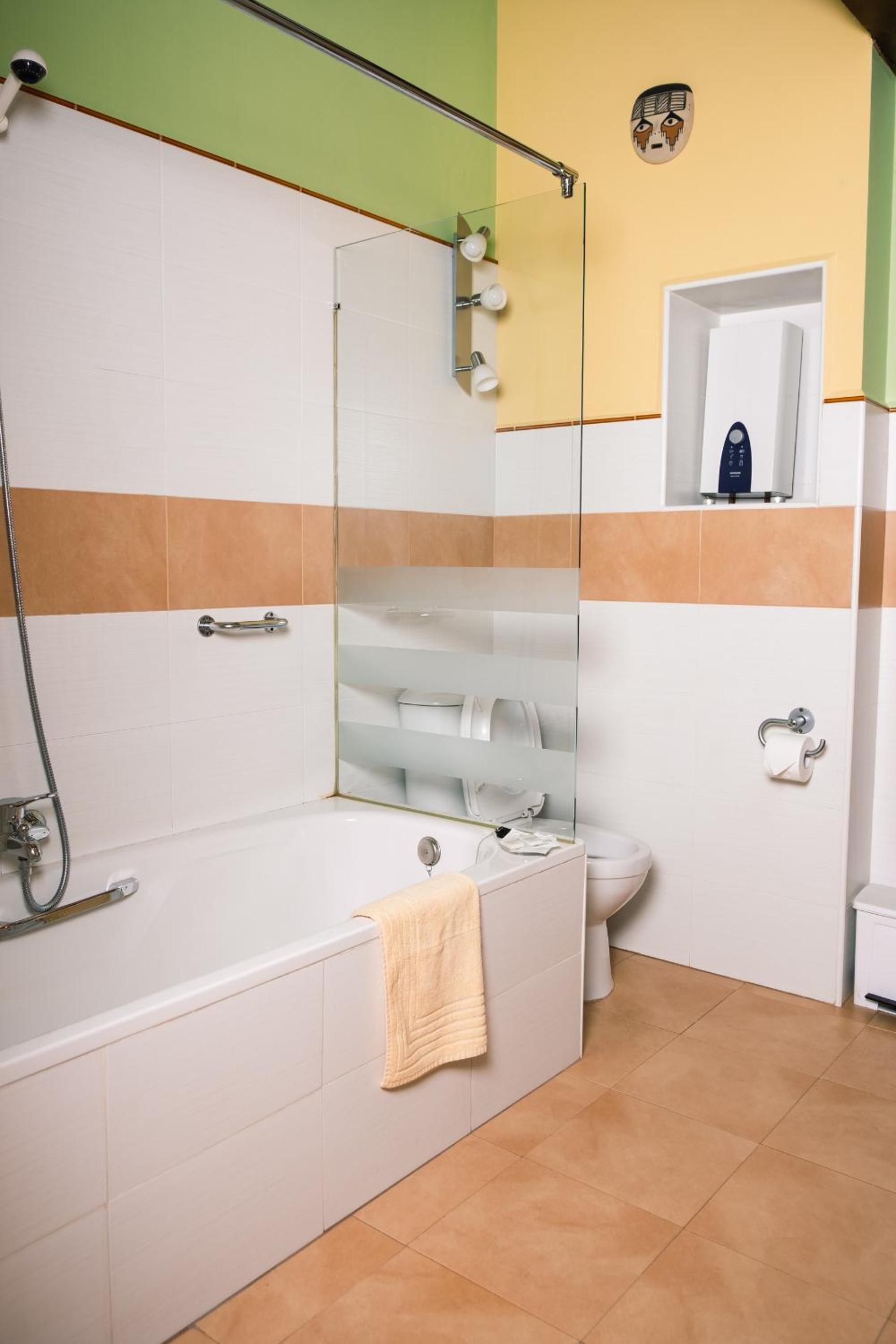 One-Bedroom Apartment - Photo 21