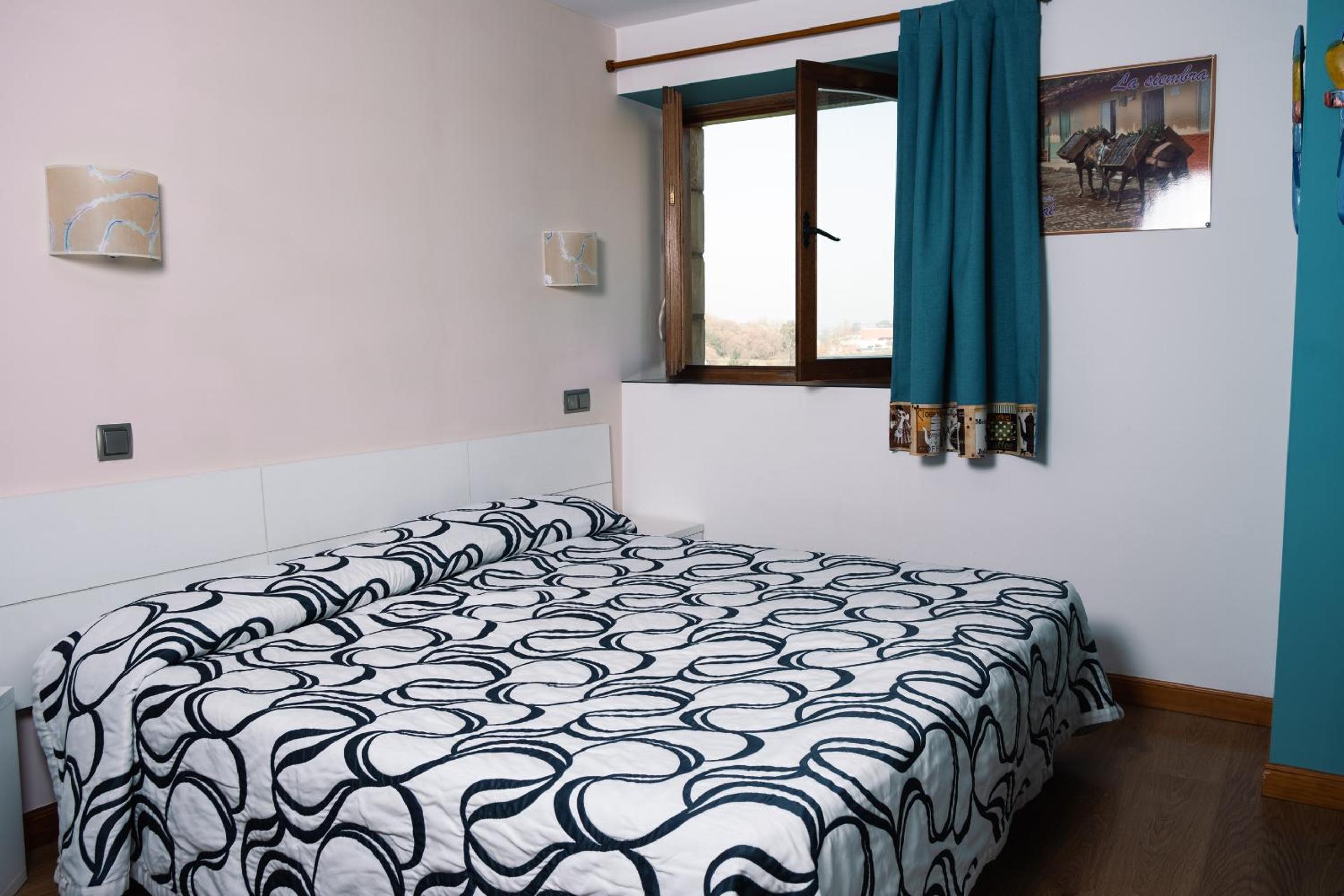 Quadruple Room with Garden View - Photo 11