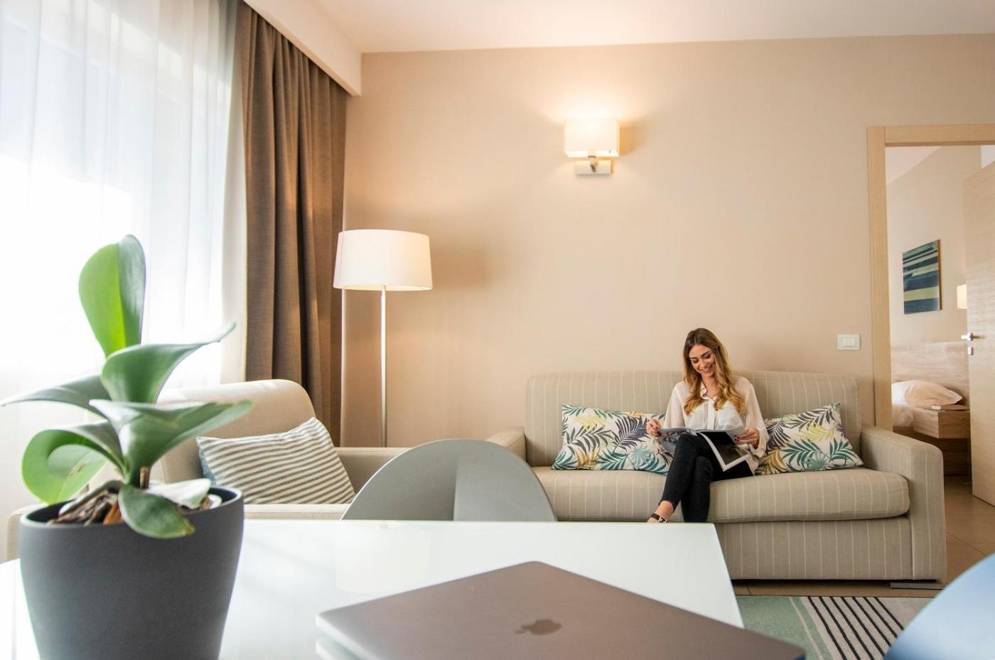 Suite - Photo 3