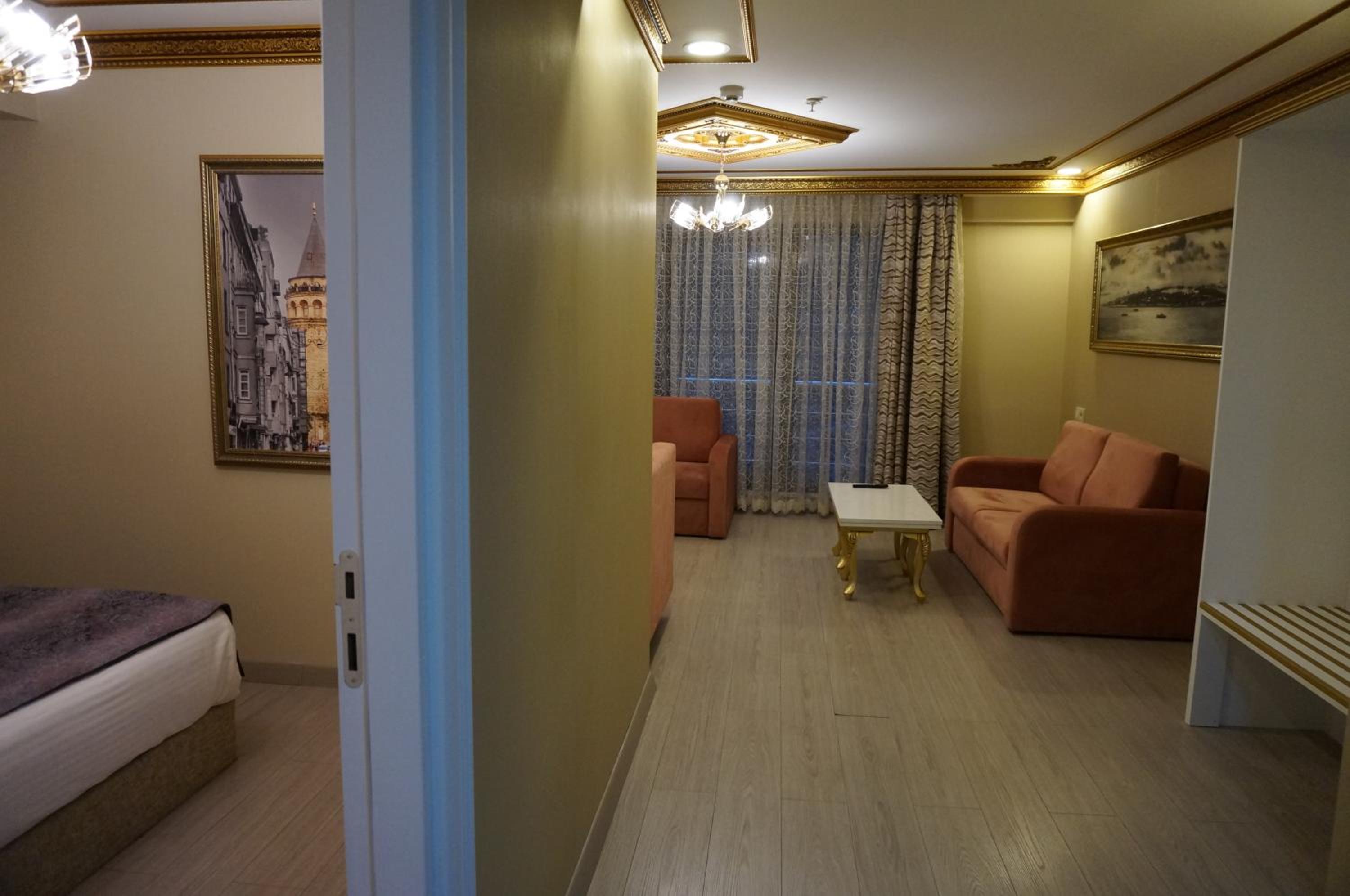 Family Room photo 1