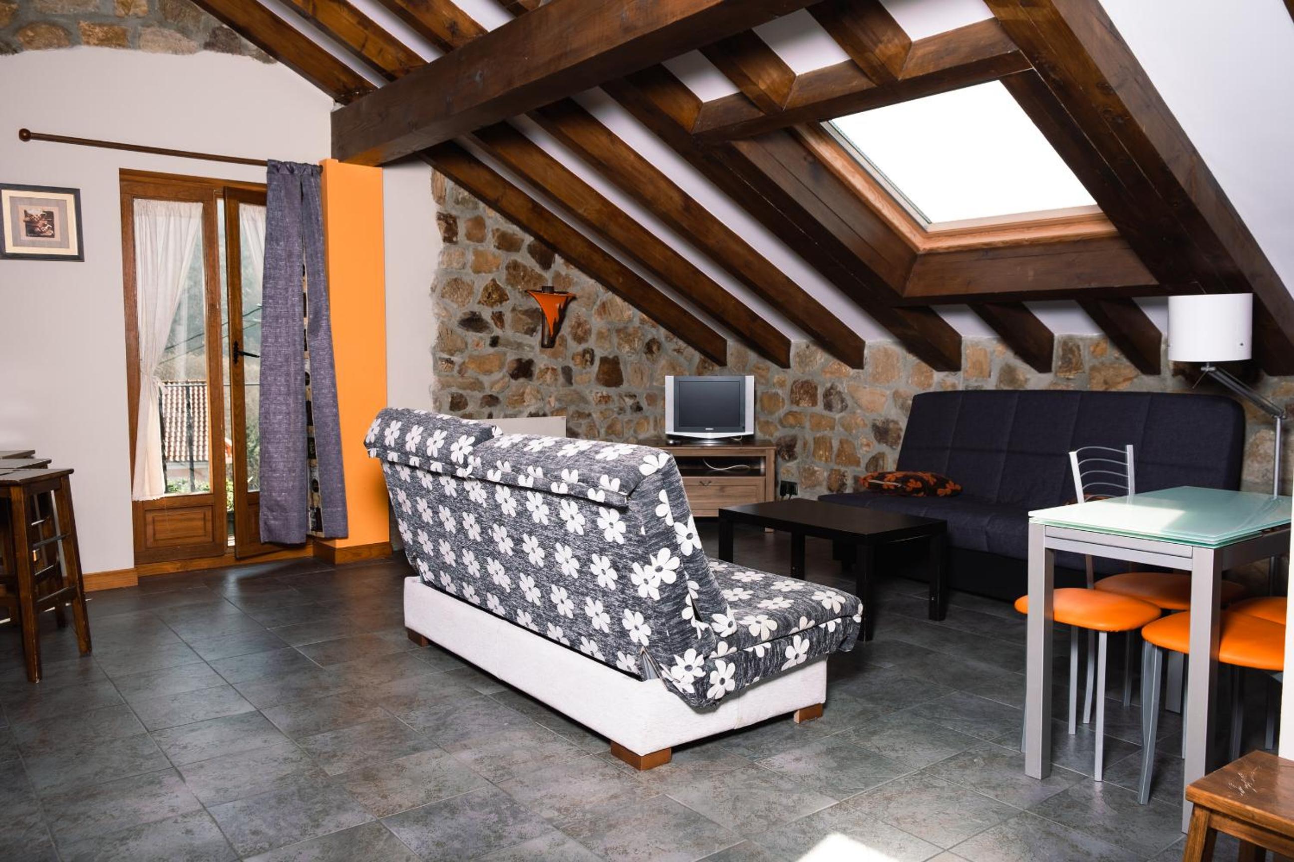 Apartment with Garden View - Photo 4