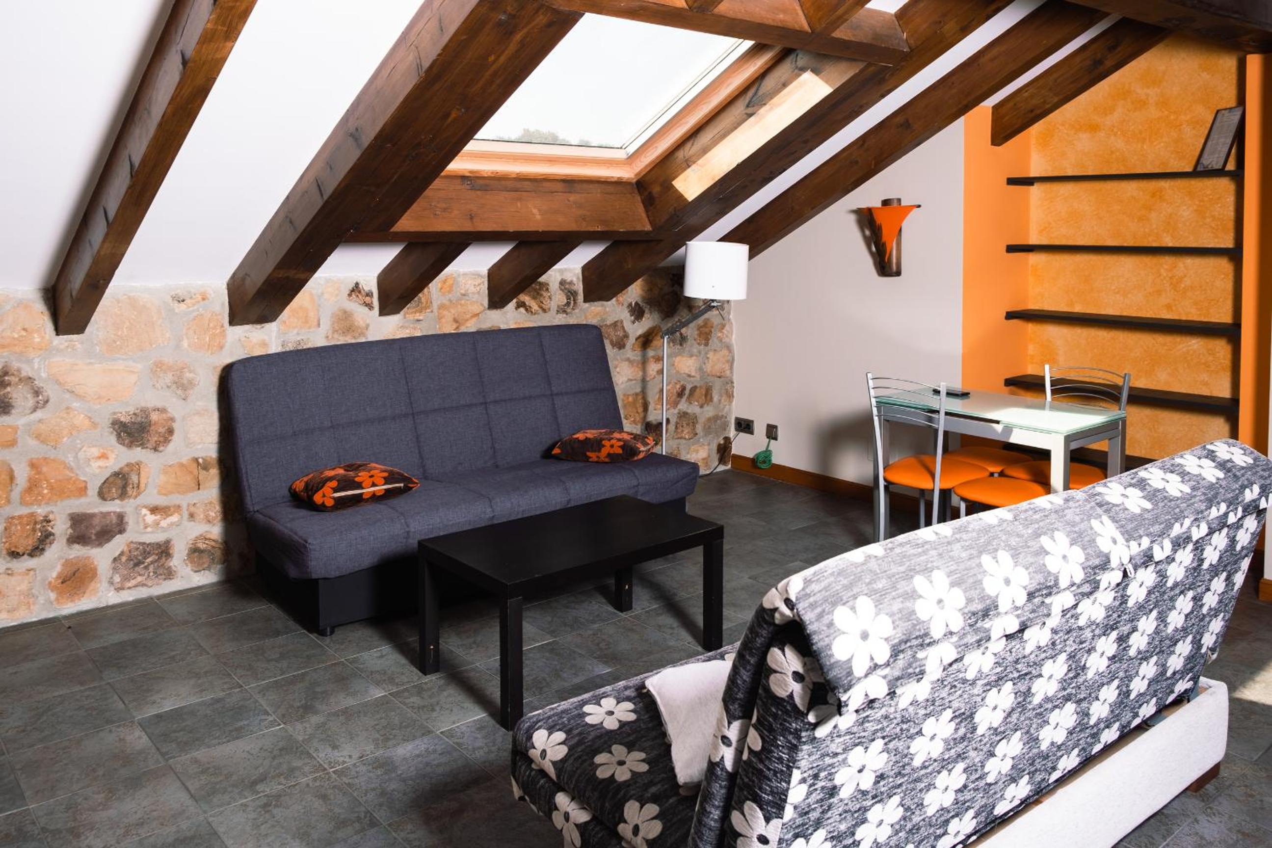 Apartment with Garden View - Photo 9