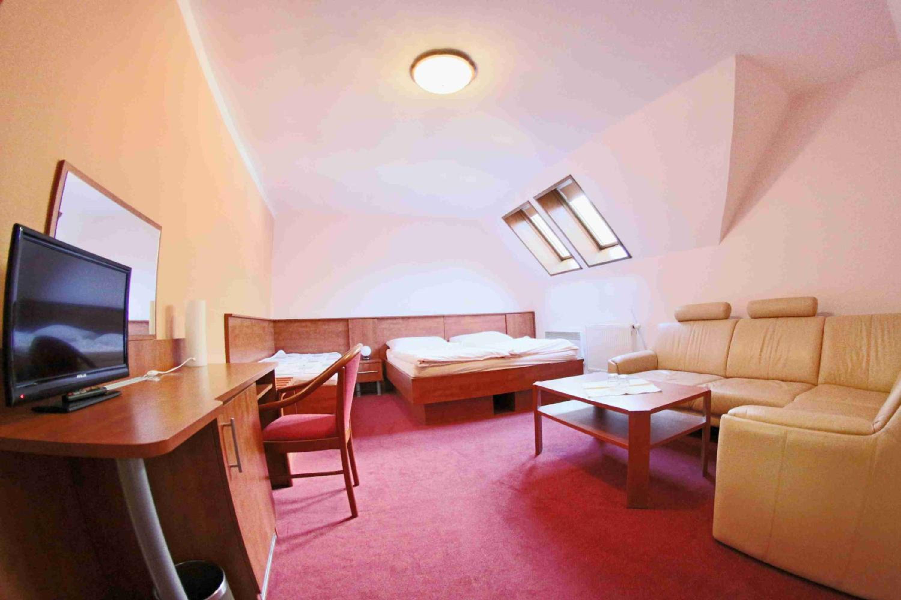 Double Room - Photo 13