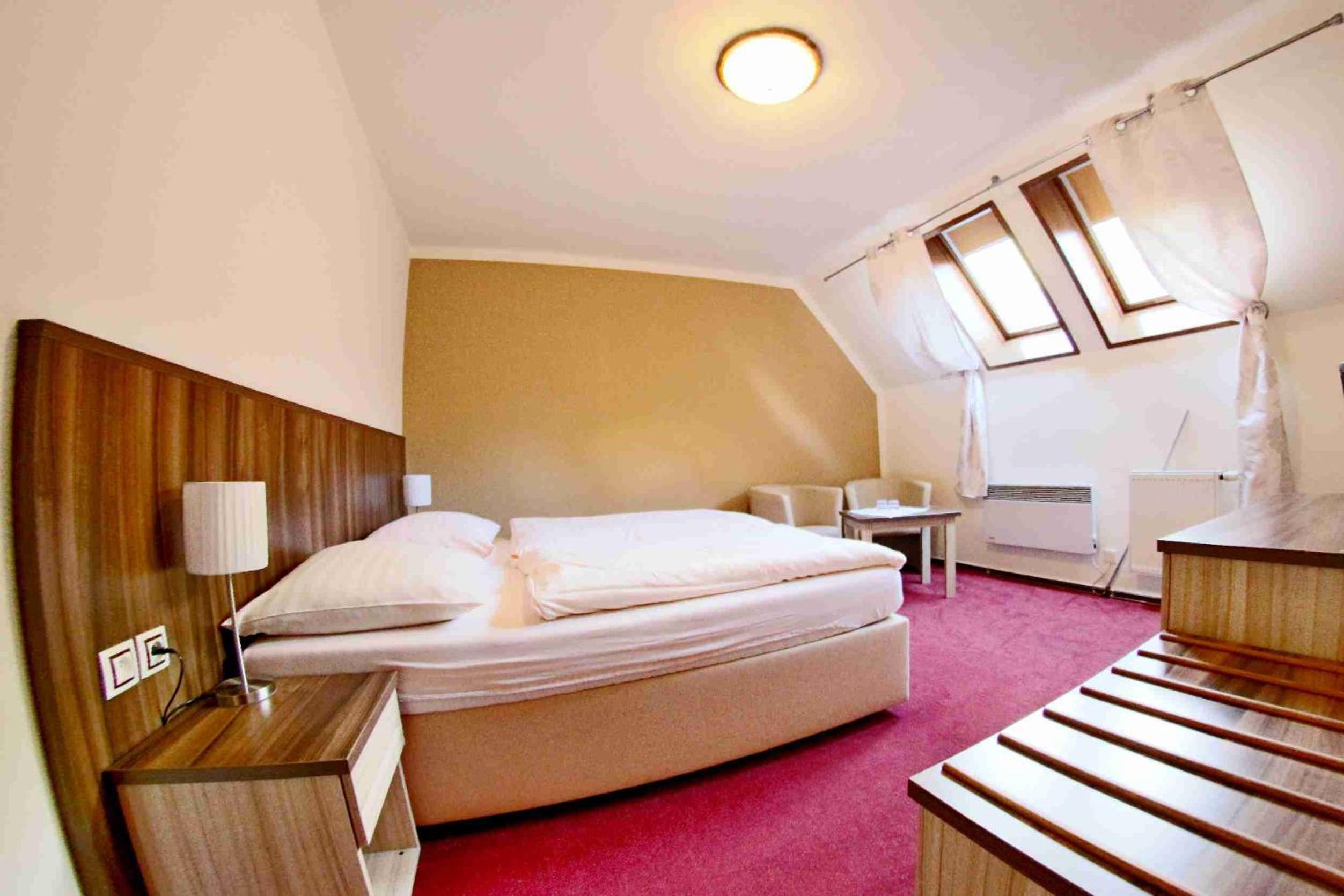 Double Room - Photo 12