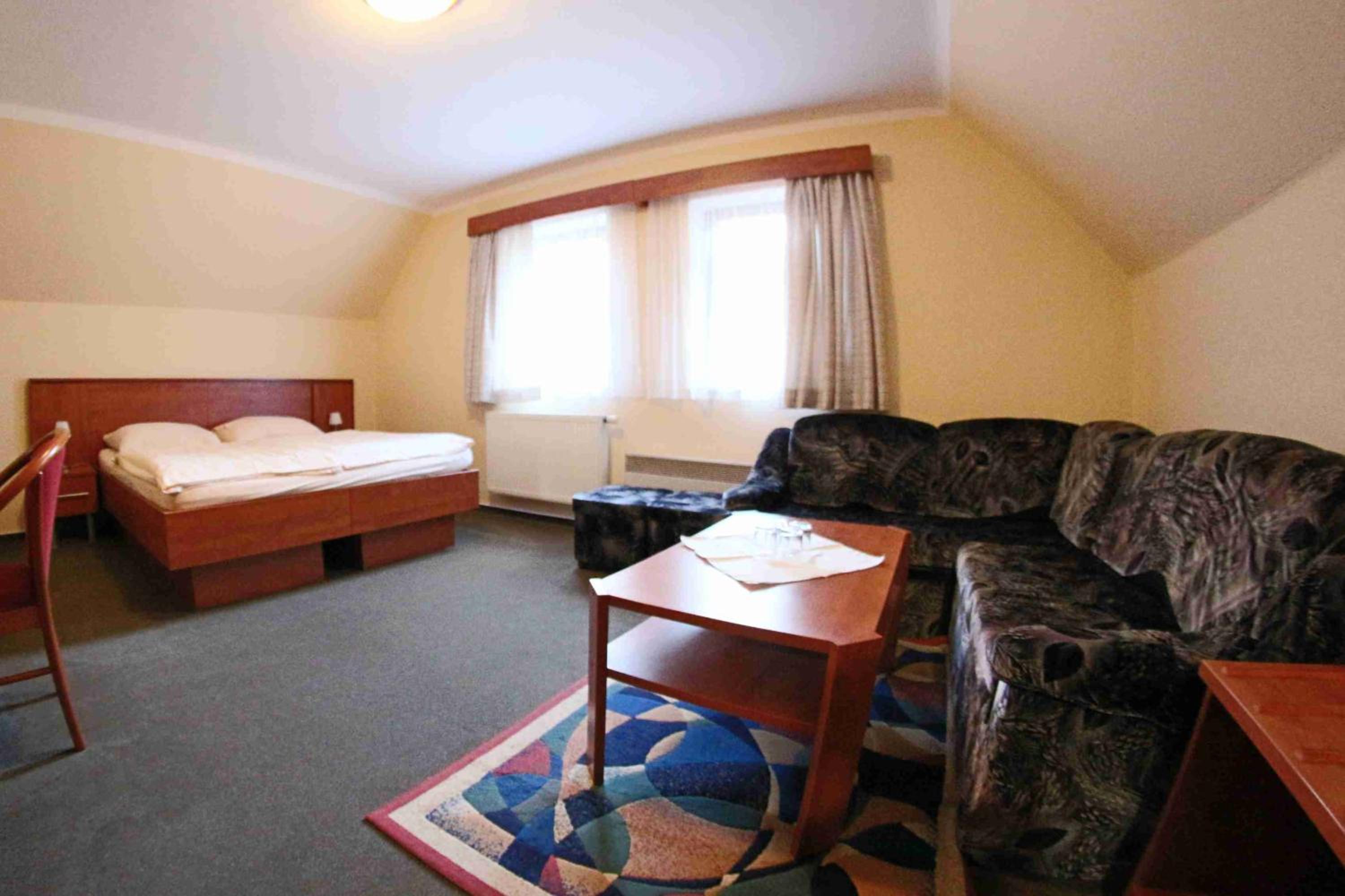 Double Room - Photo 9