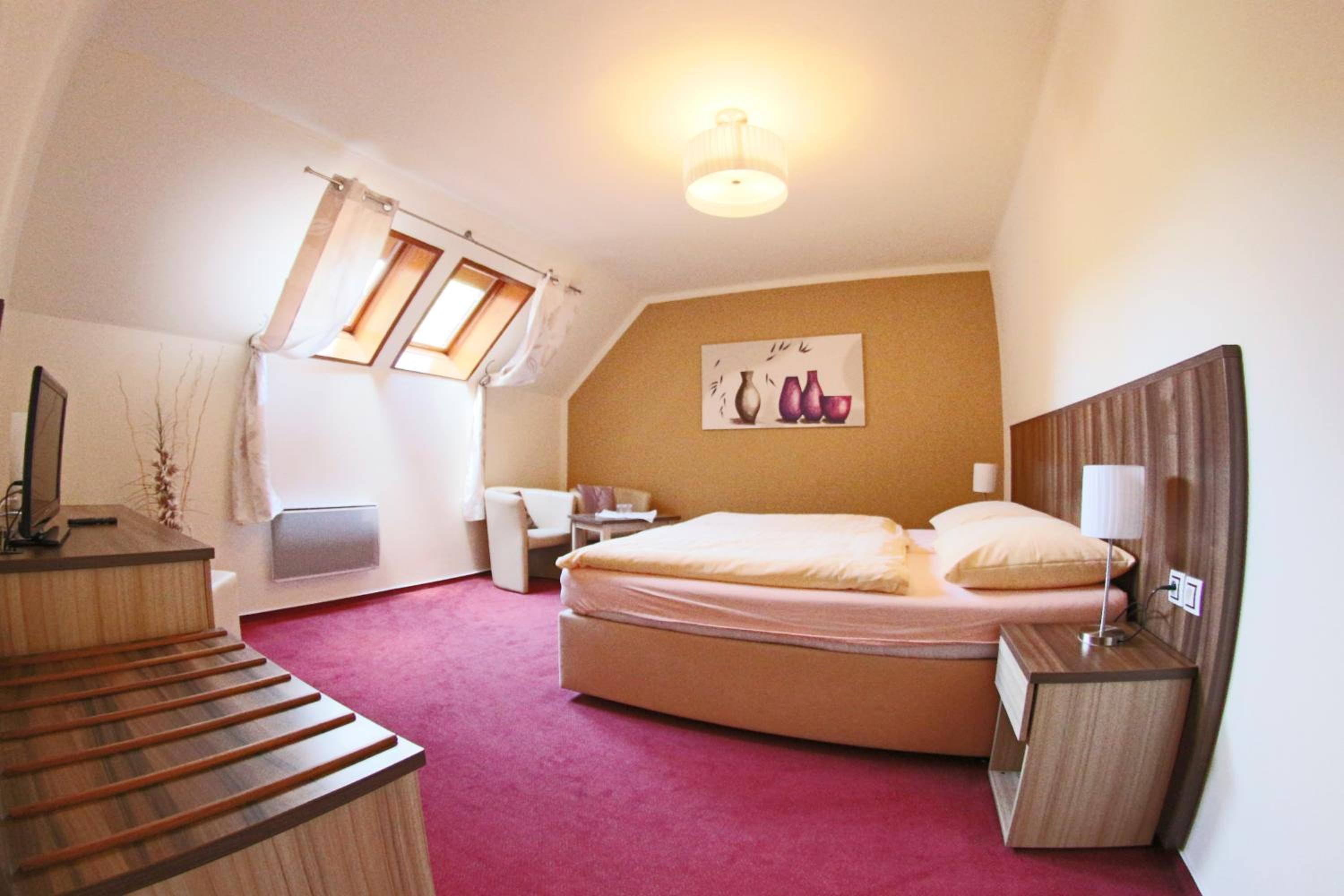 Double Room - Photo 28