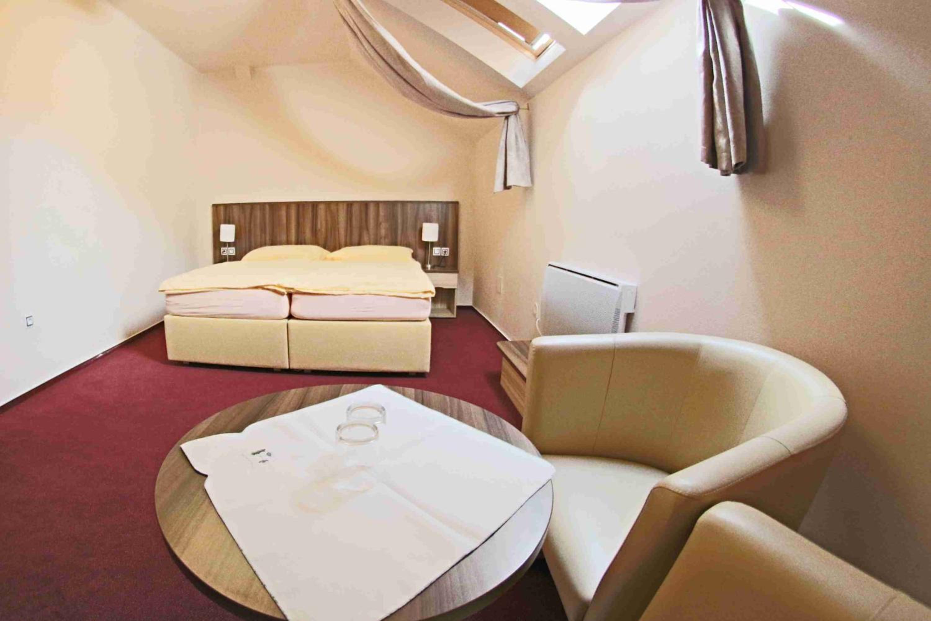 Double Room - Photo 4