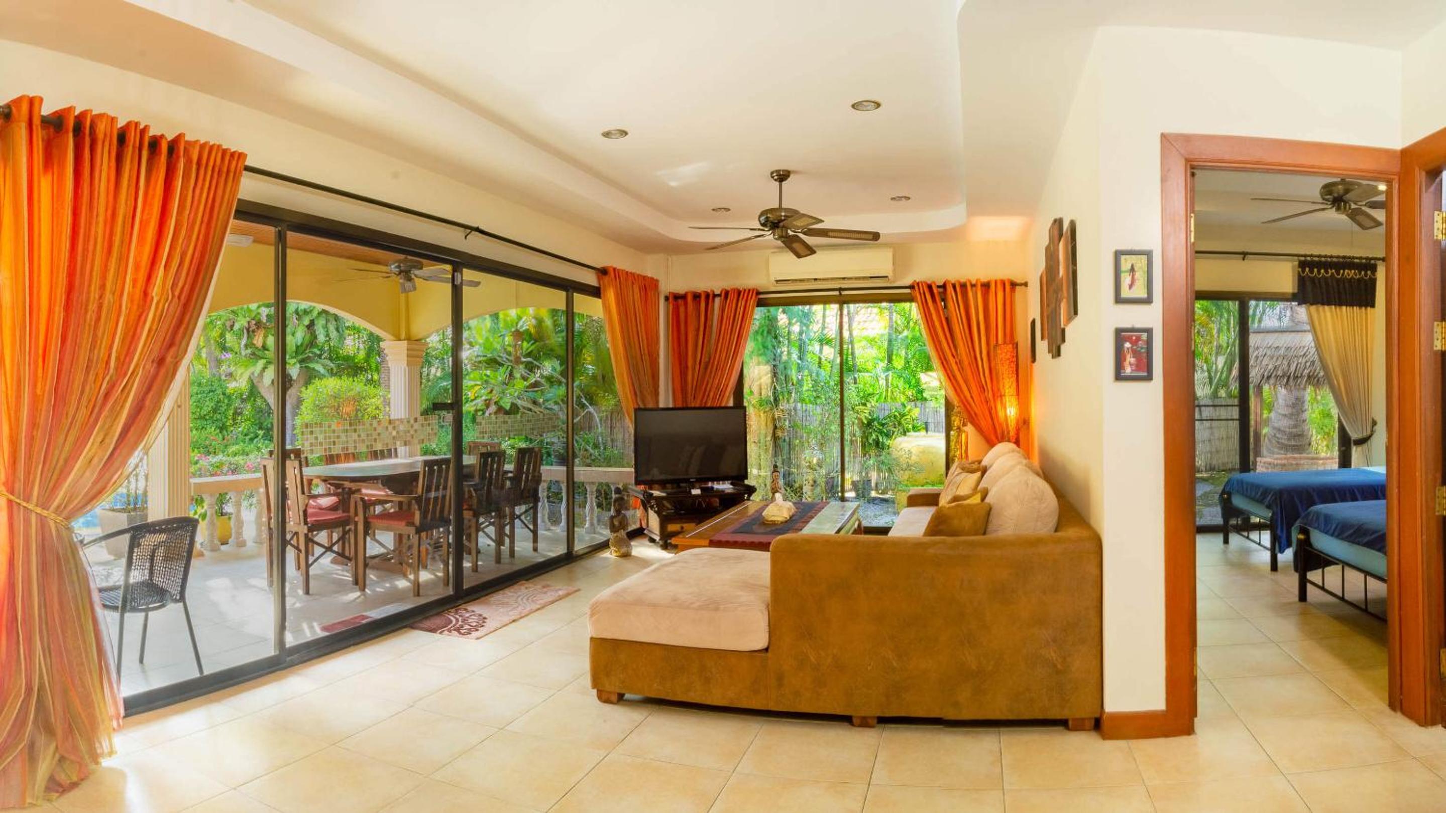 Five-Bedroom Villa with Private Pool photo 2