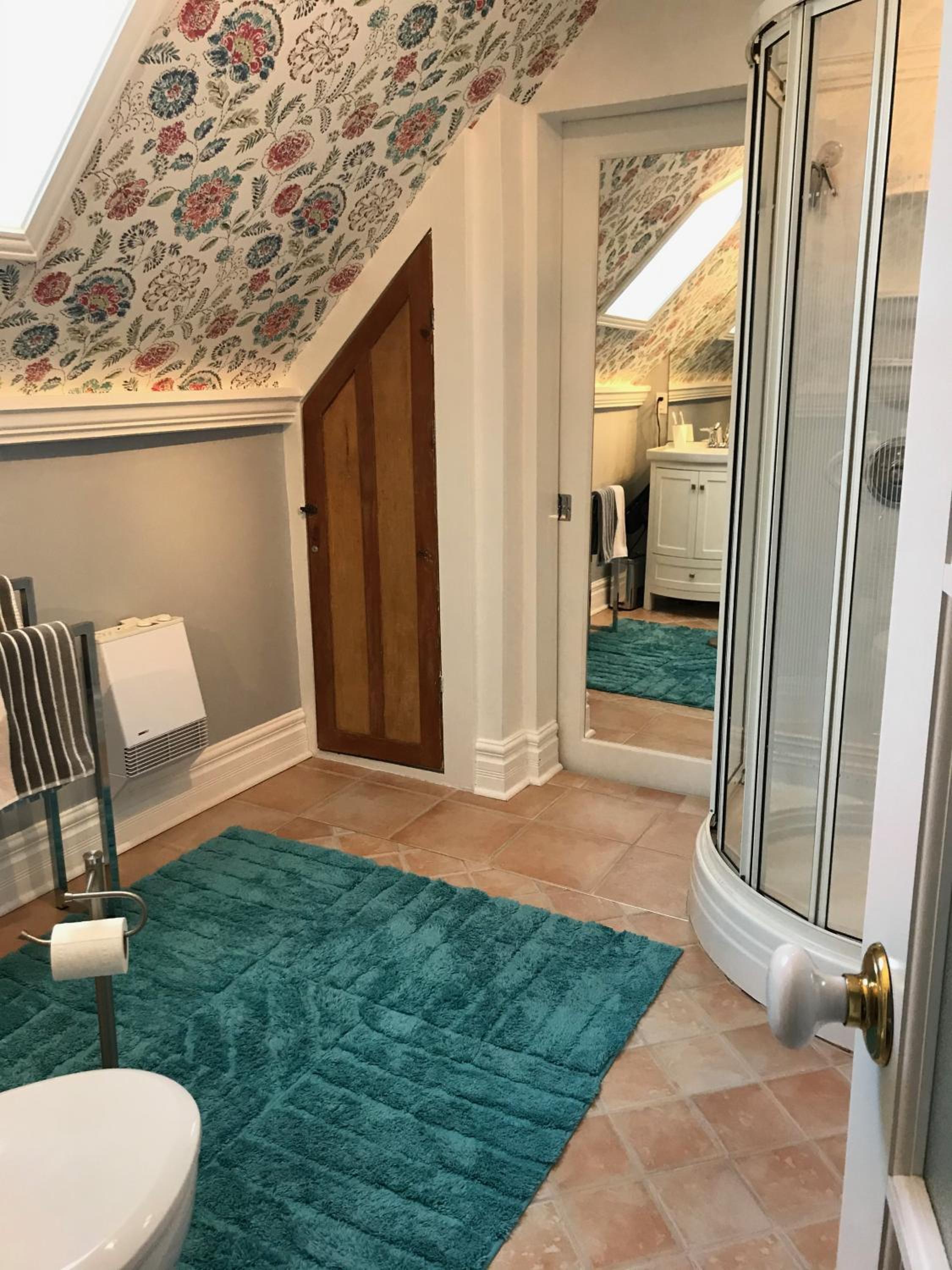 Deluxe King Suite photo 2