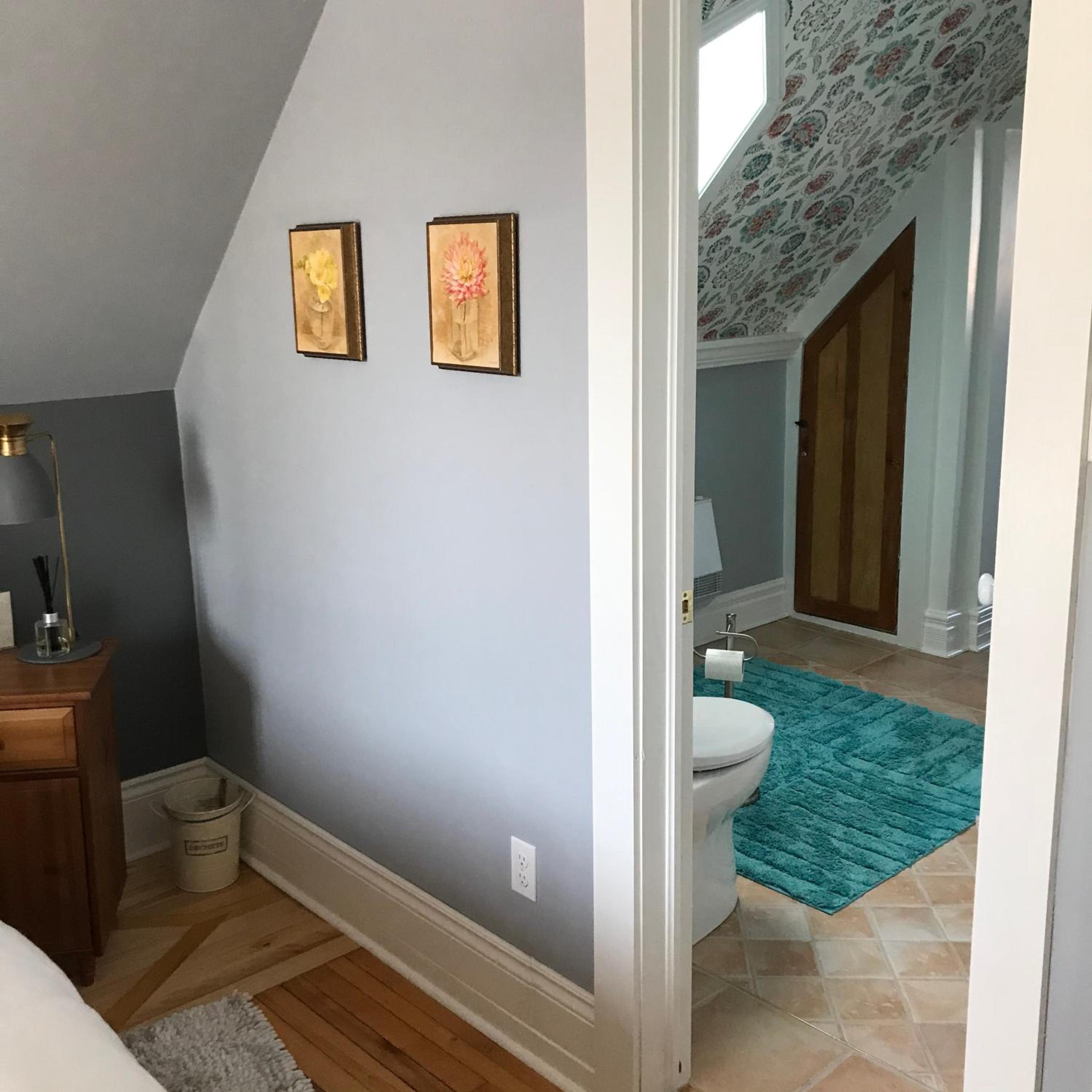 Deluxe King Suite photo 1