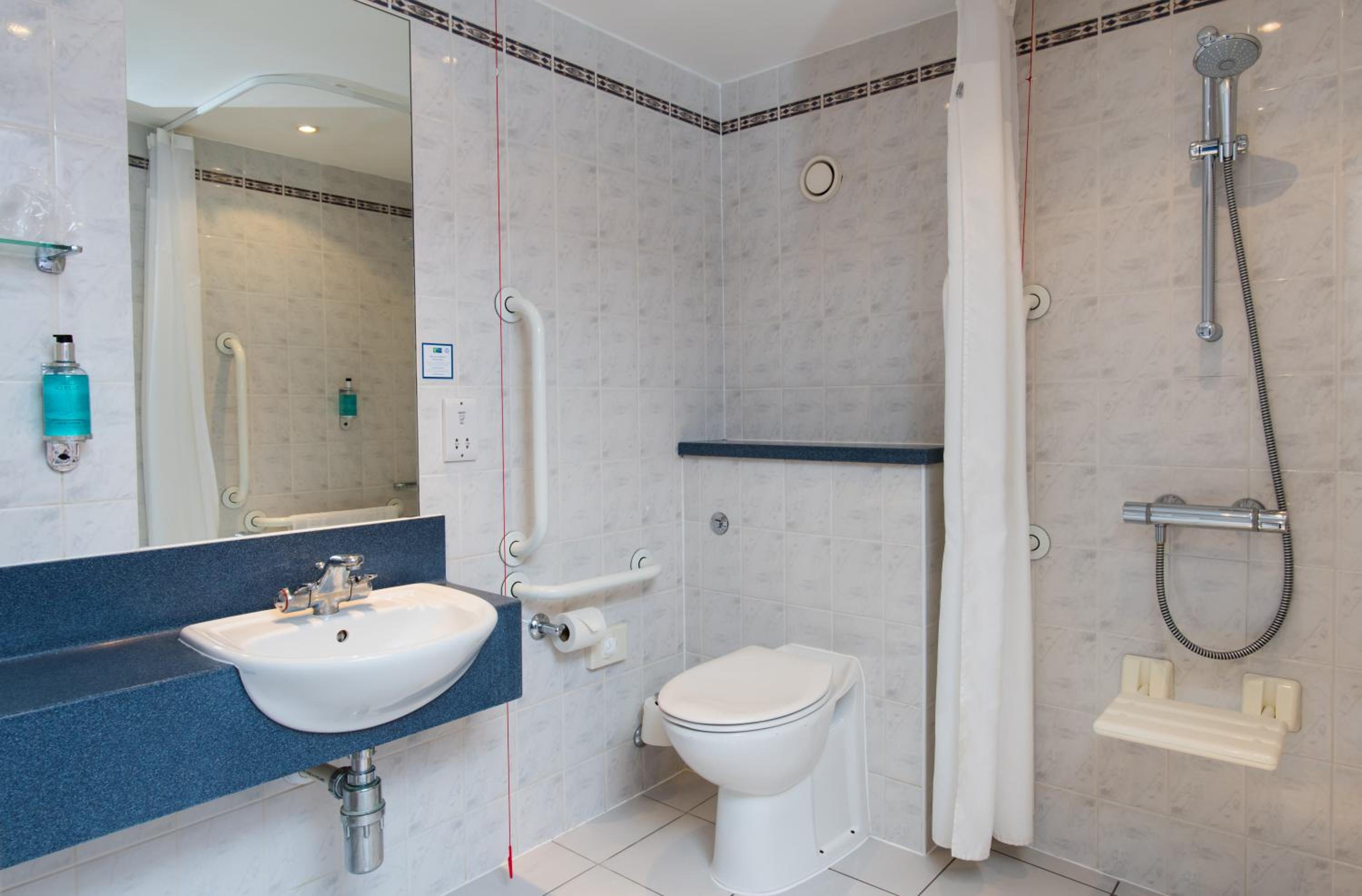 Double Room with Free Hot Breakfast - Accessible - Photo 5