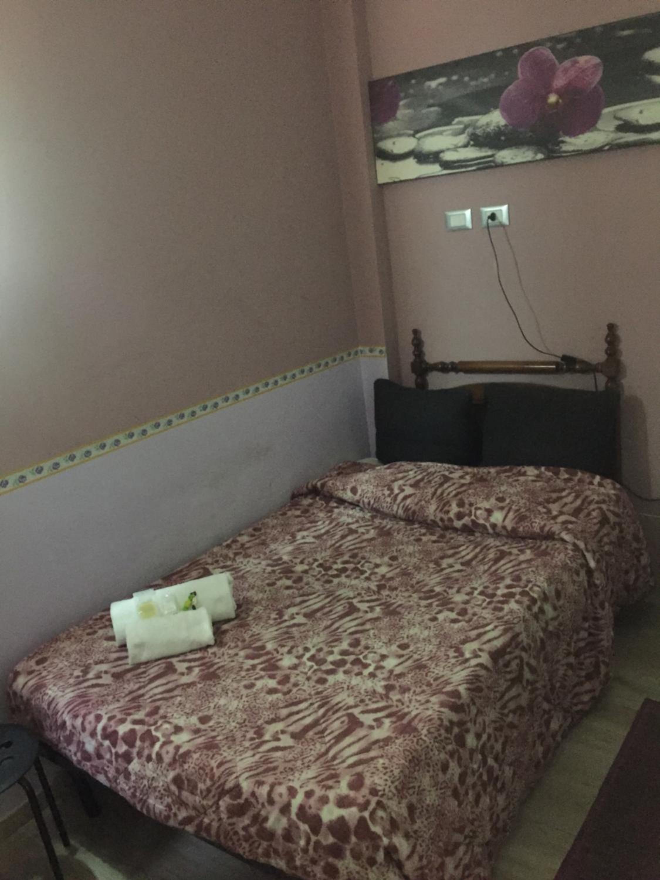Single Room with Private Bathroom