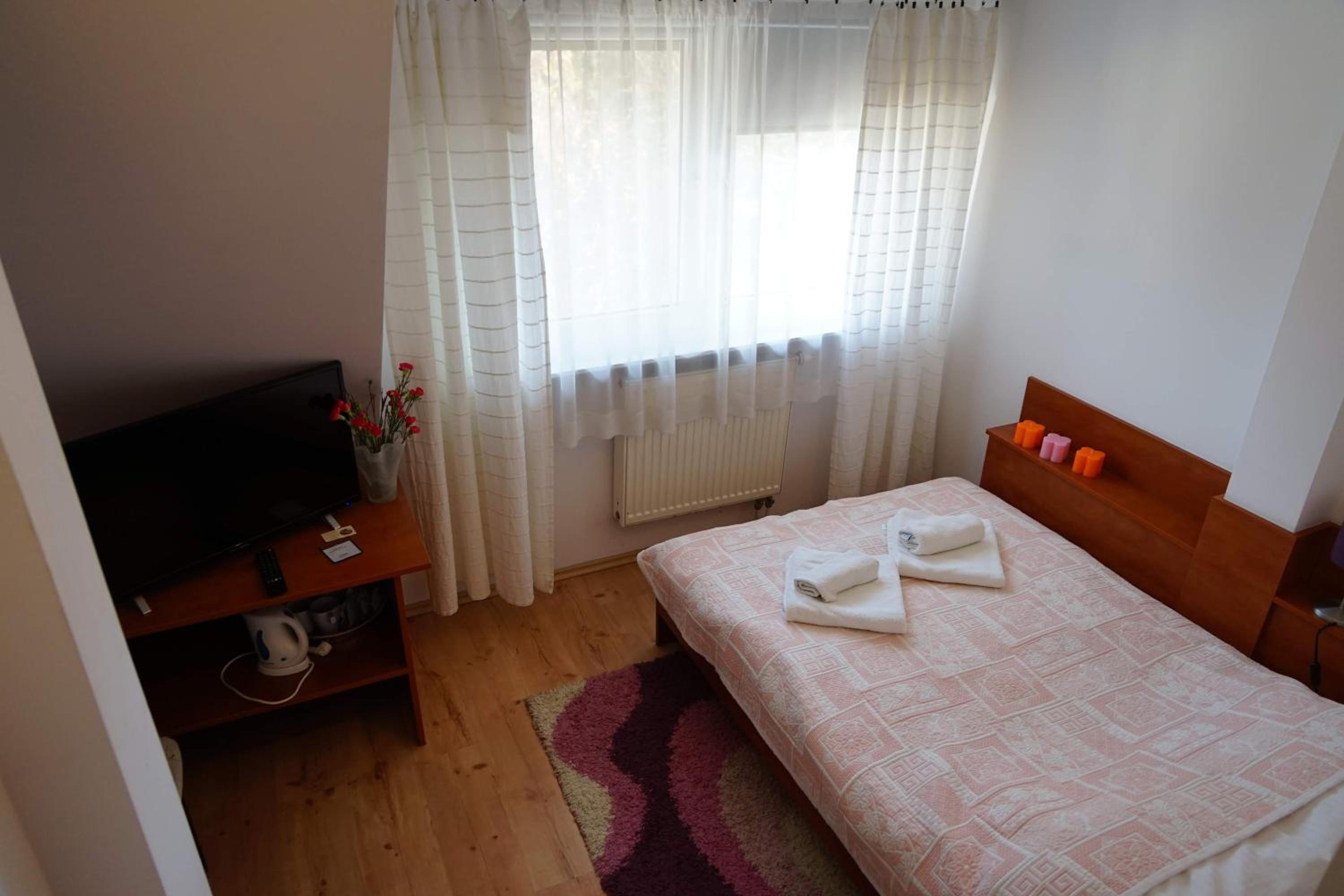Small Single Room photo 2